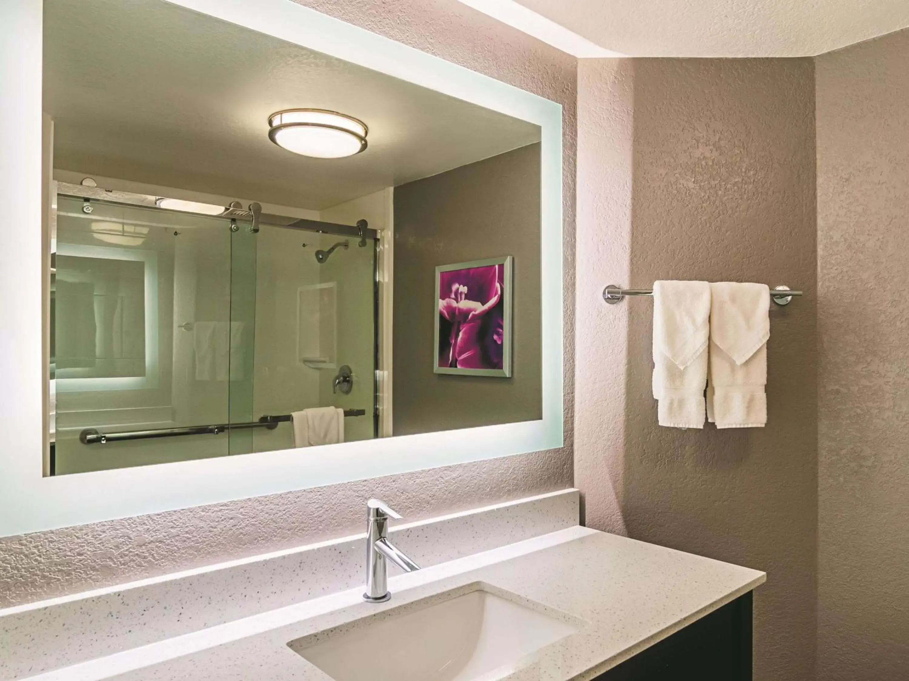 Photo of the whole room, Bathroom in La Quinta by Wyndham Denver Airport DIA