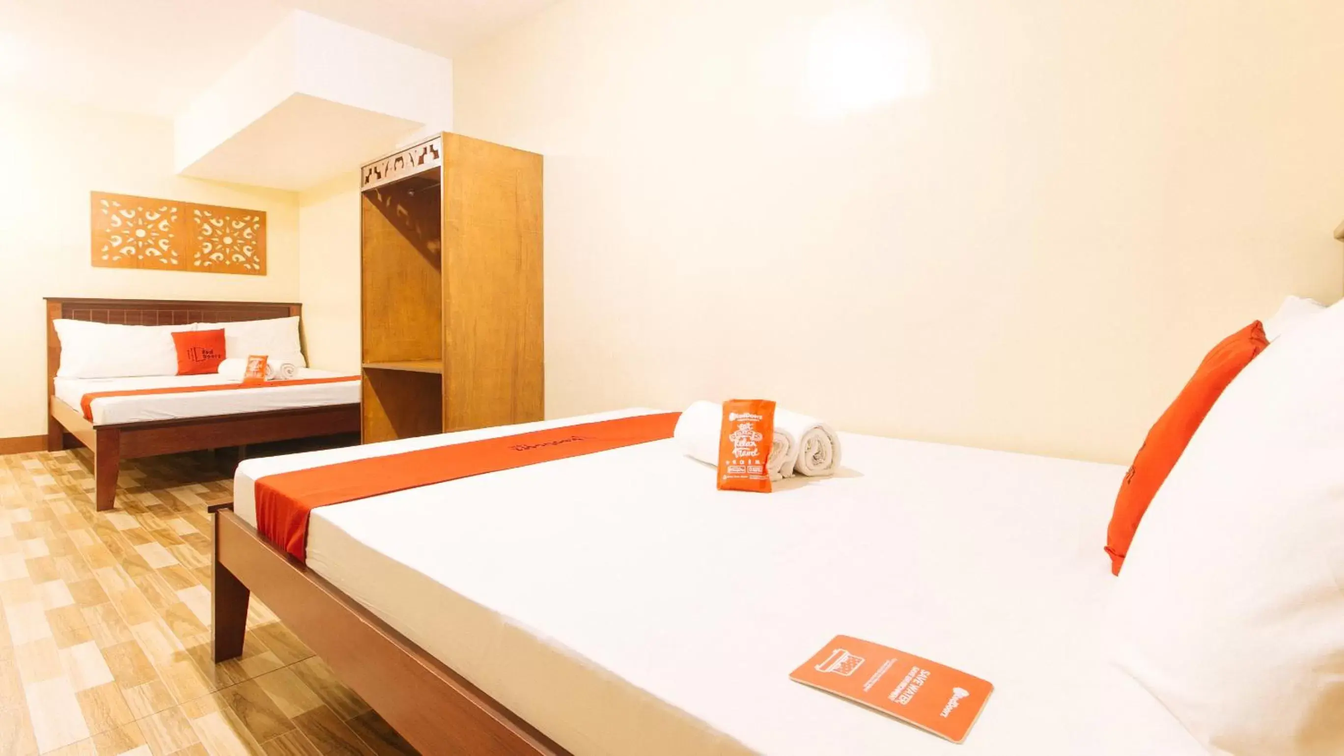 Bedroom in RedDoorz near PNR Espana Station