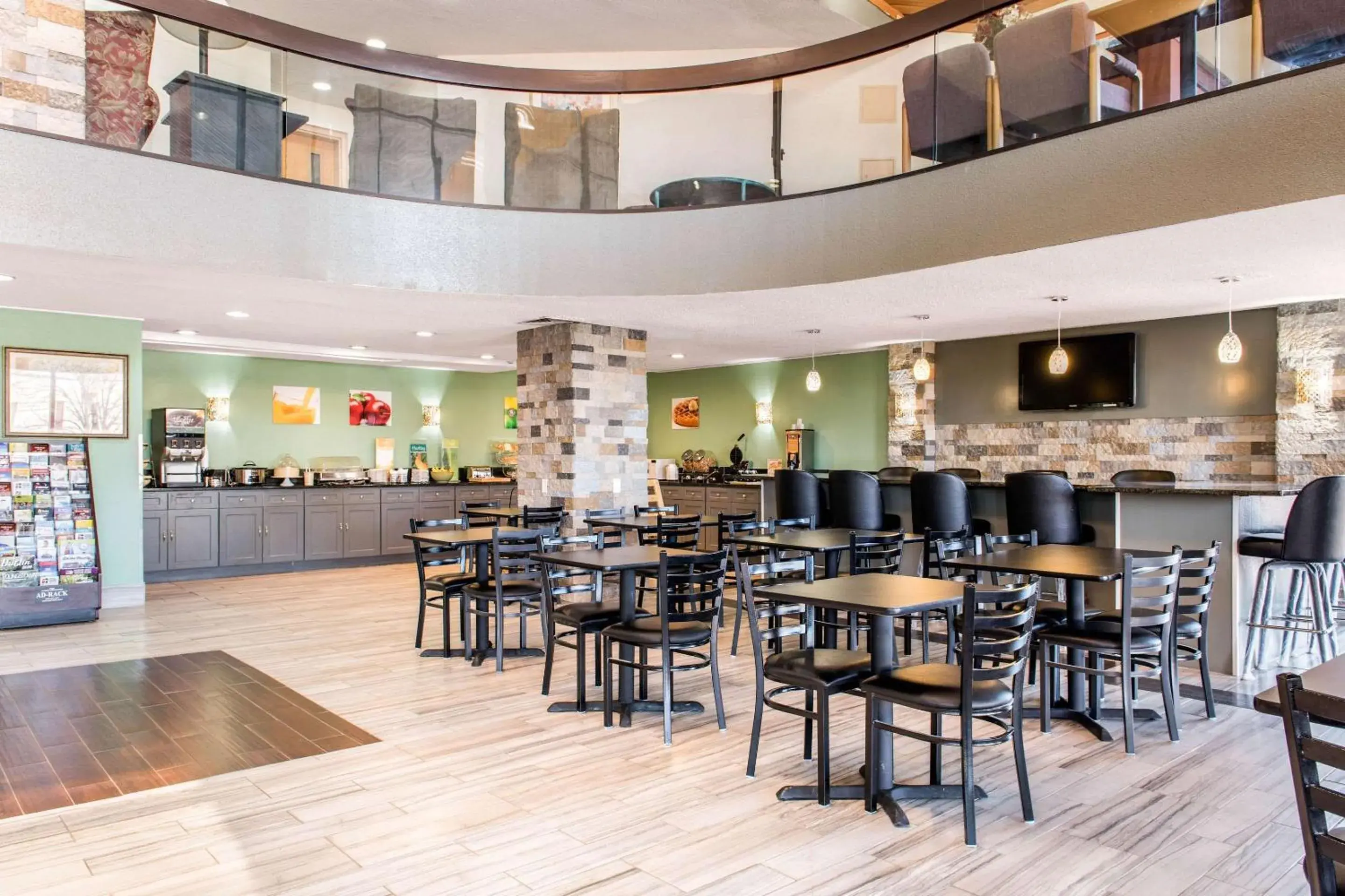 Restaurant/Places to Eat in Quality Inn & Suites Miamisburg - Dayton South