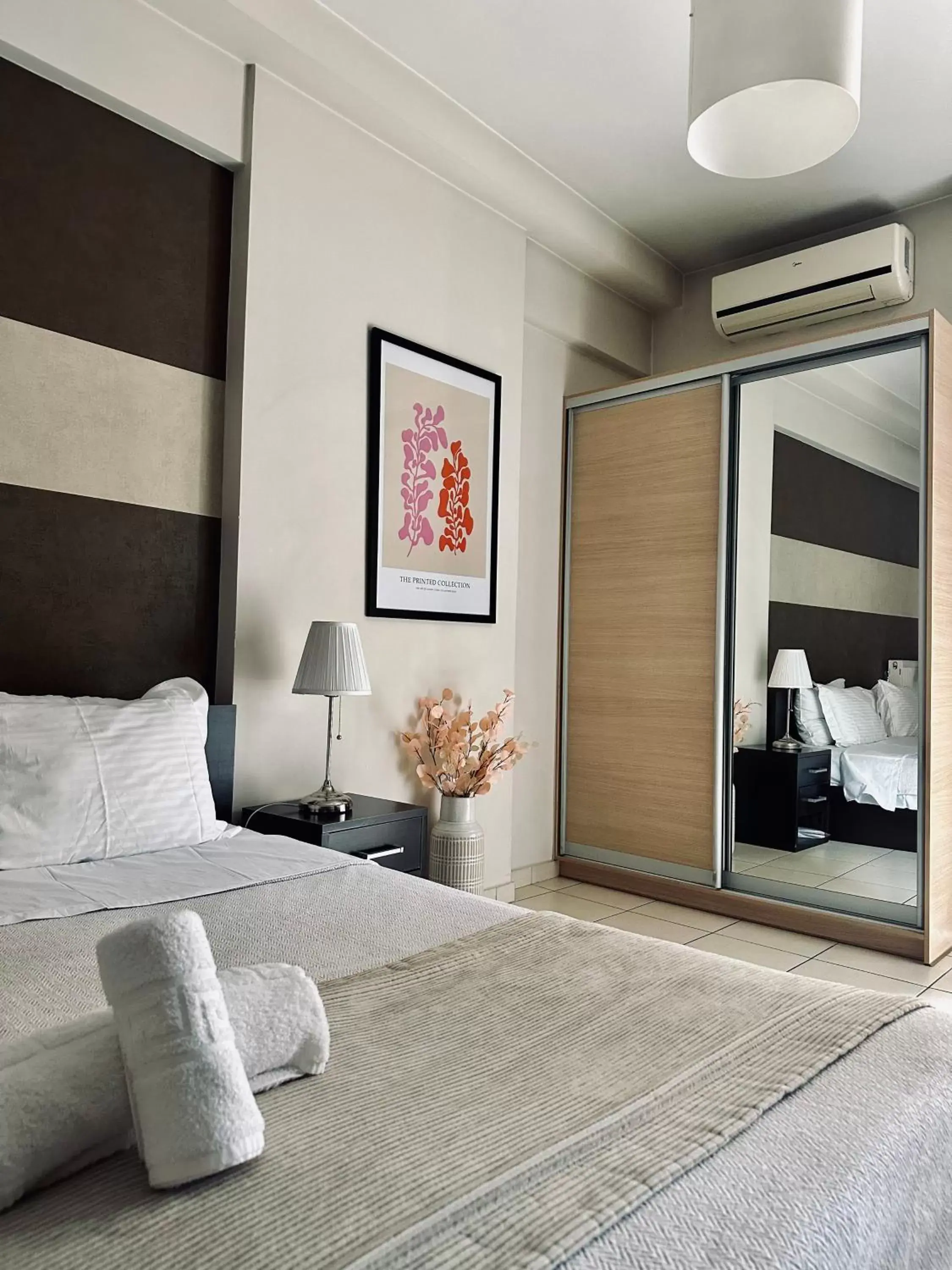 Bed in Mc Queen Rooms & Apartments