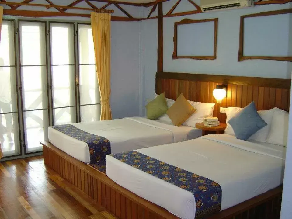 Bed in Koh Ngai Resort