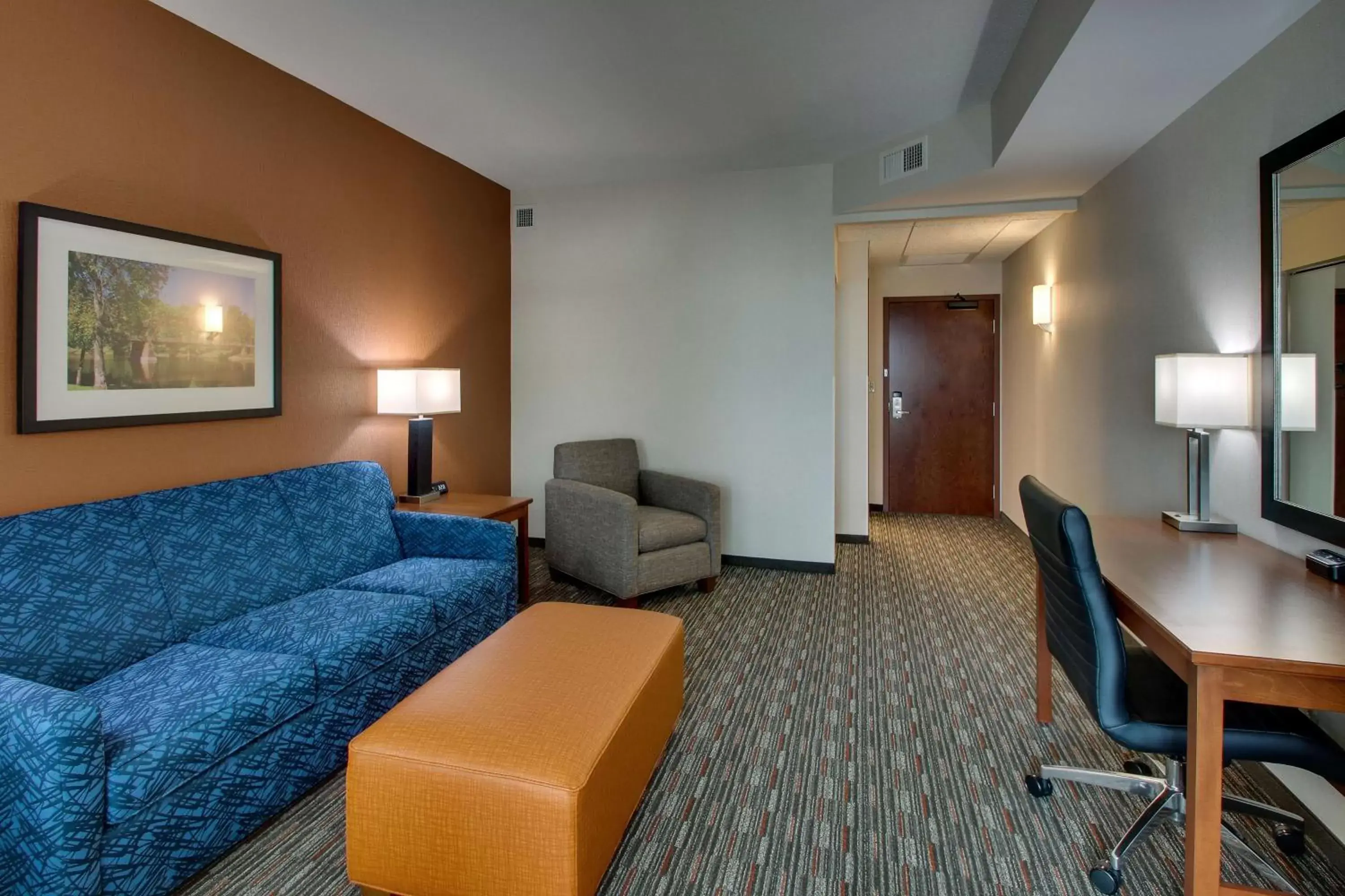 Photo of the whole room, Seating Area in Drury Inn & Suites Iowa City Coralville