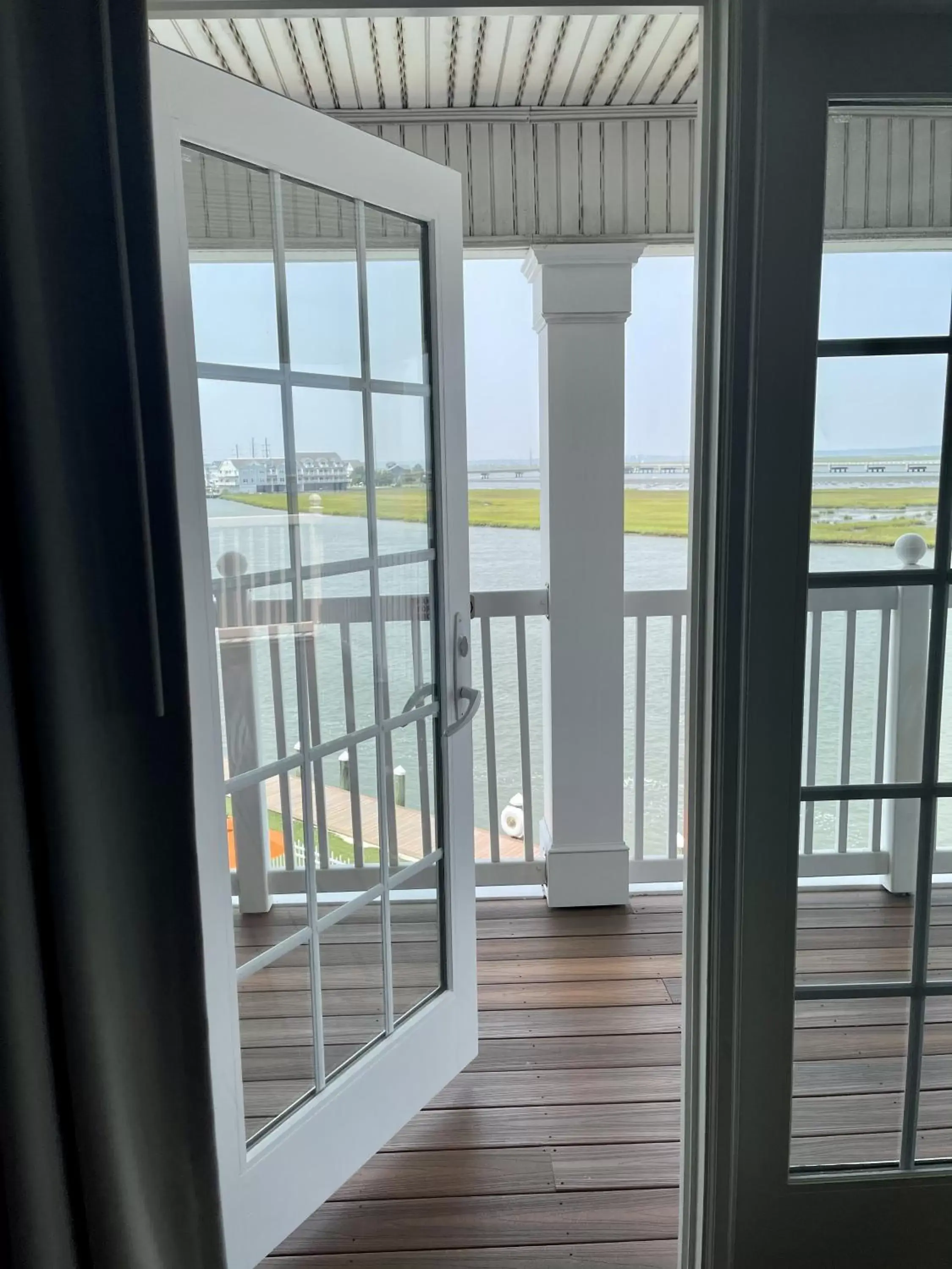 Balcony/Terrace in Comfort Suites Chincoteague Island Bayfront Resort