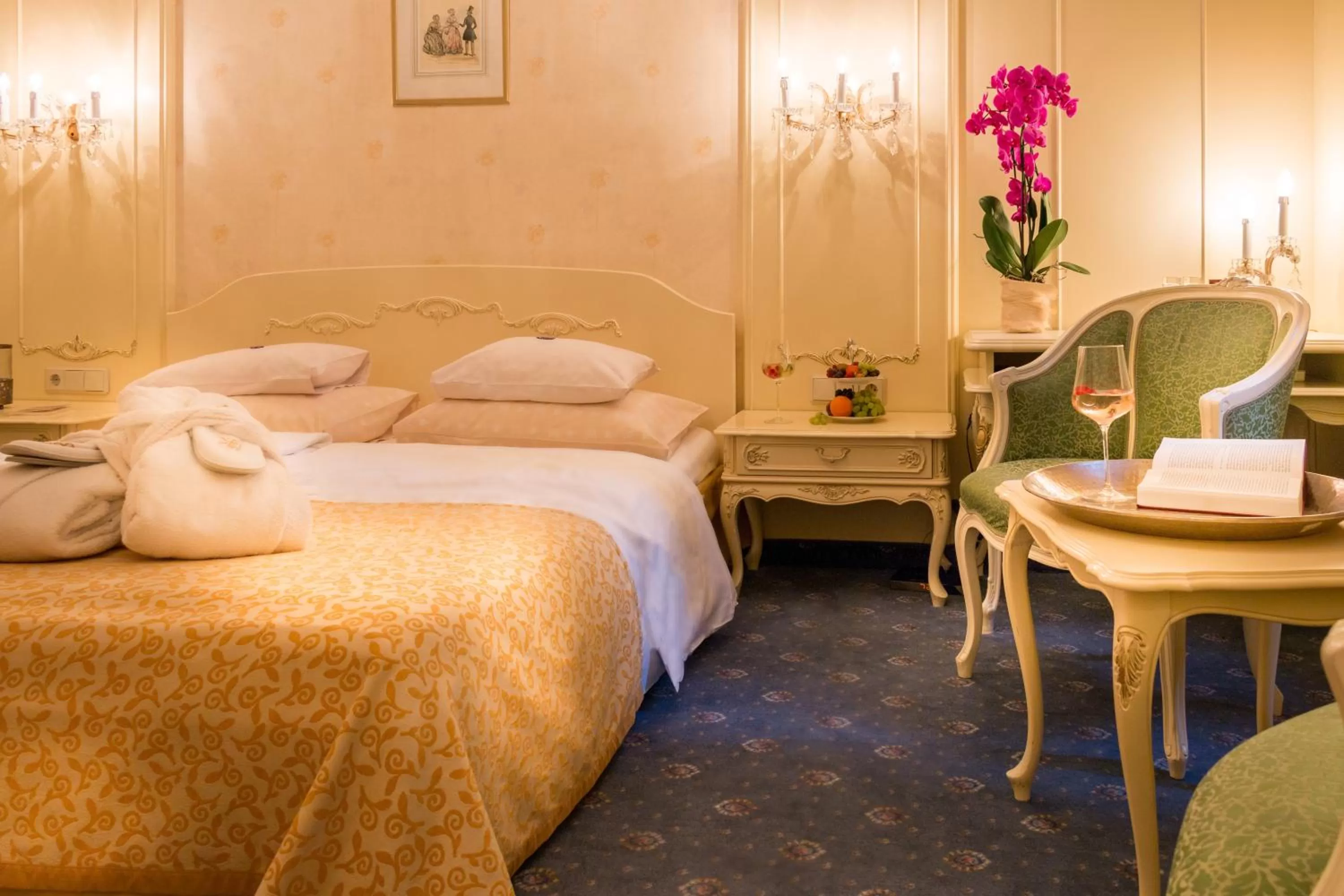 Bed in Schlosshotel Römischer Kaiser