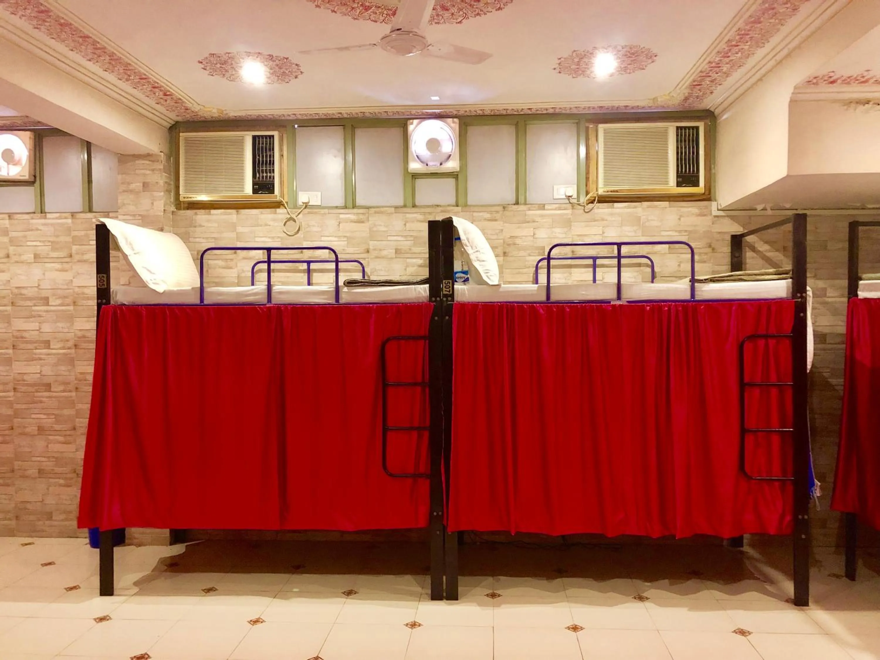 bunk bed in Tuk Tuk Backpackers- Near Jaipur Train Station