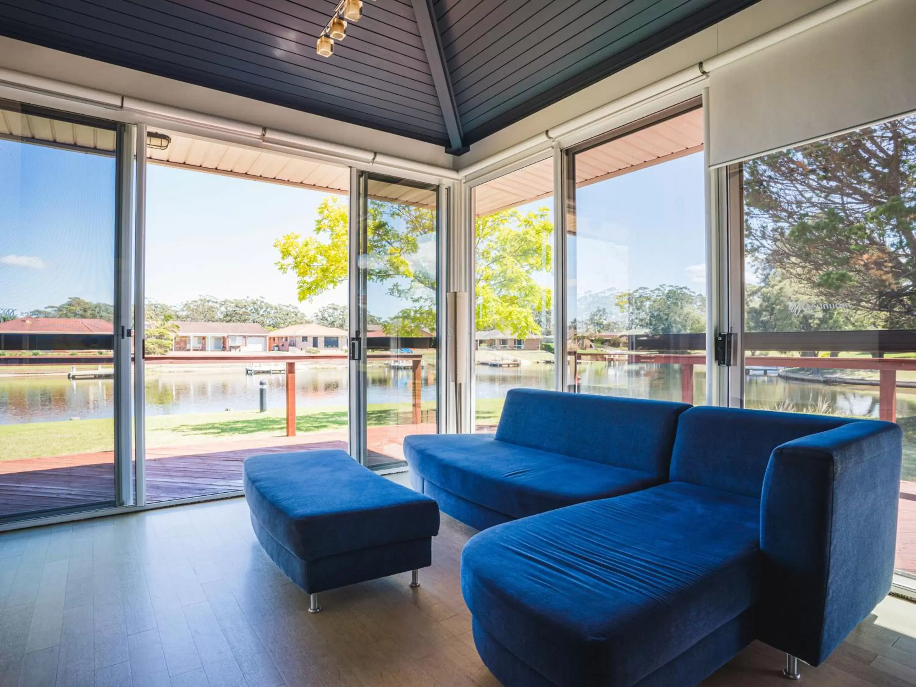 Living room, Seating Area in Mounties @ Sussex