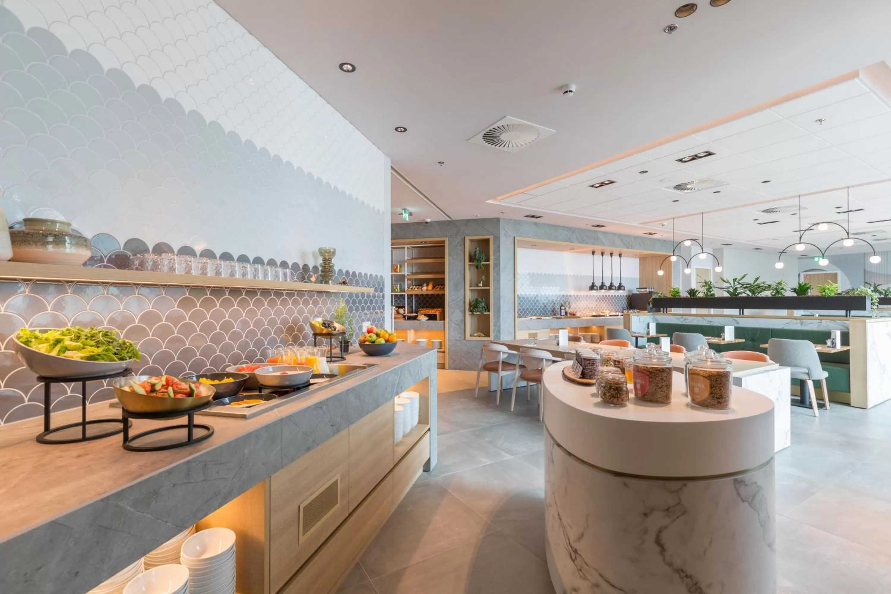 Breakfast in Crowne Plaza Utrecht - Central Station by IHG