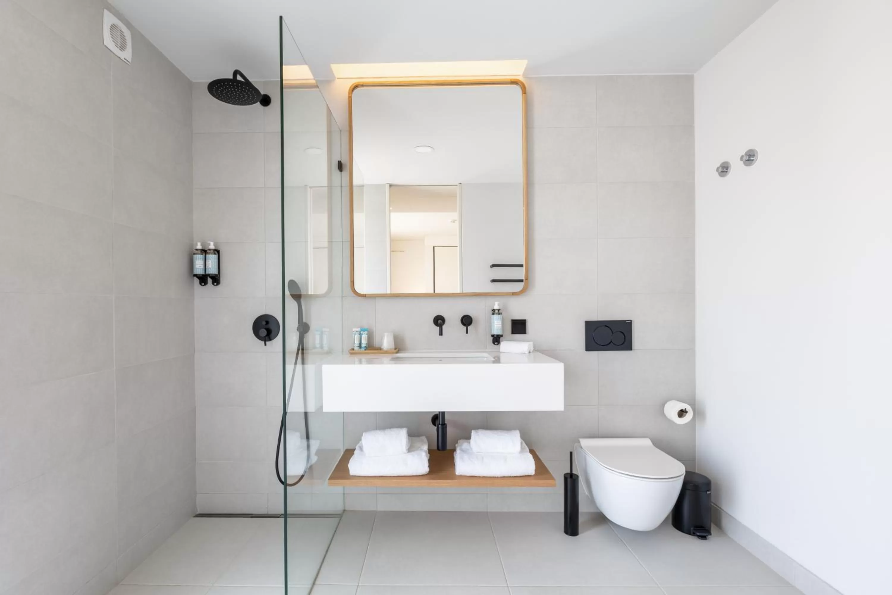 Bathroom in White Shell Beach Villas