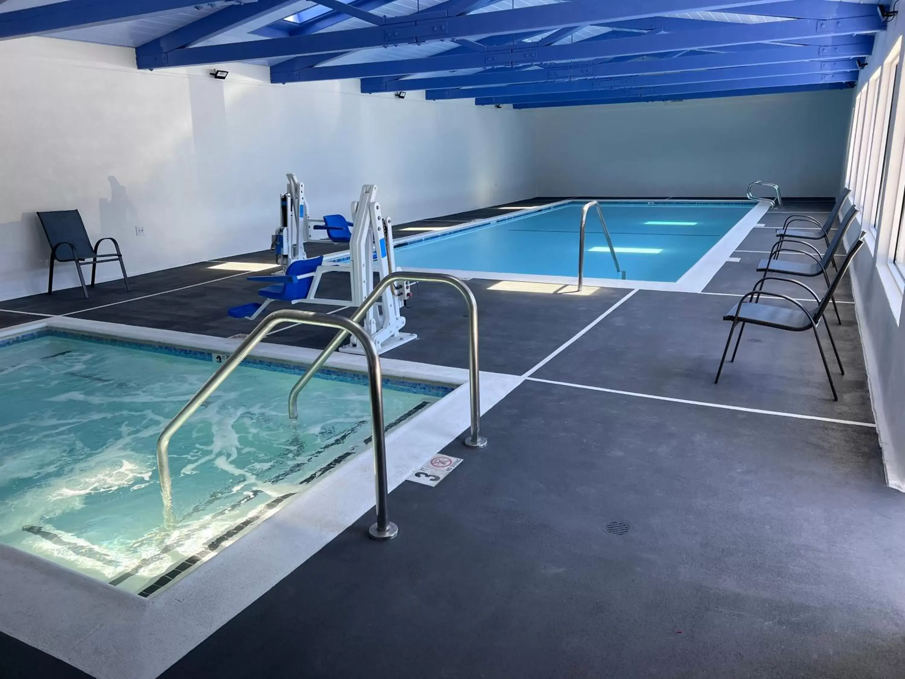 Pool view, Swimming Pool in Surf City Inn & Suites
