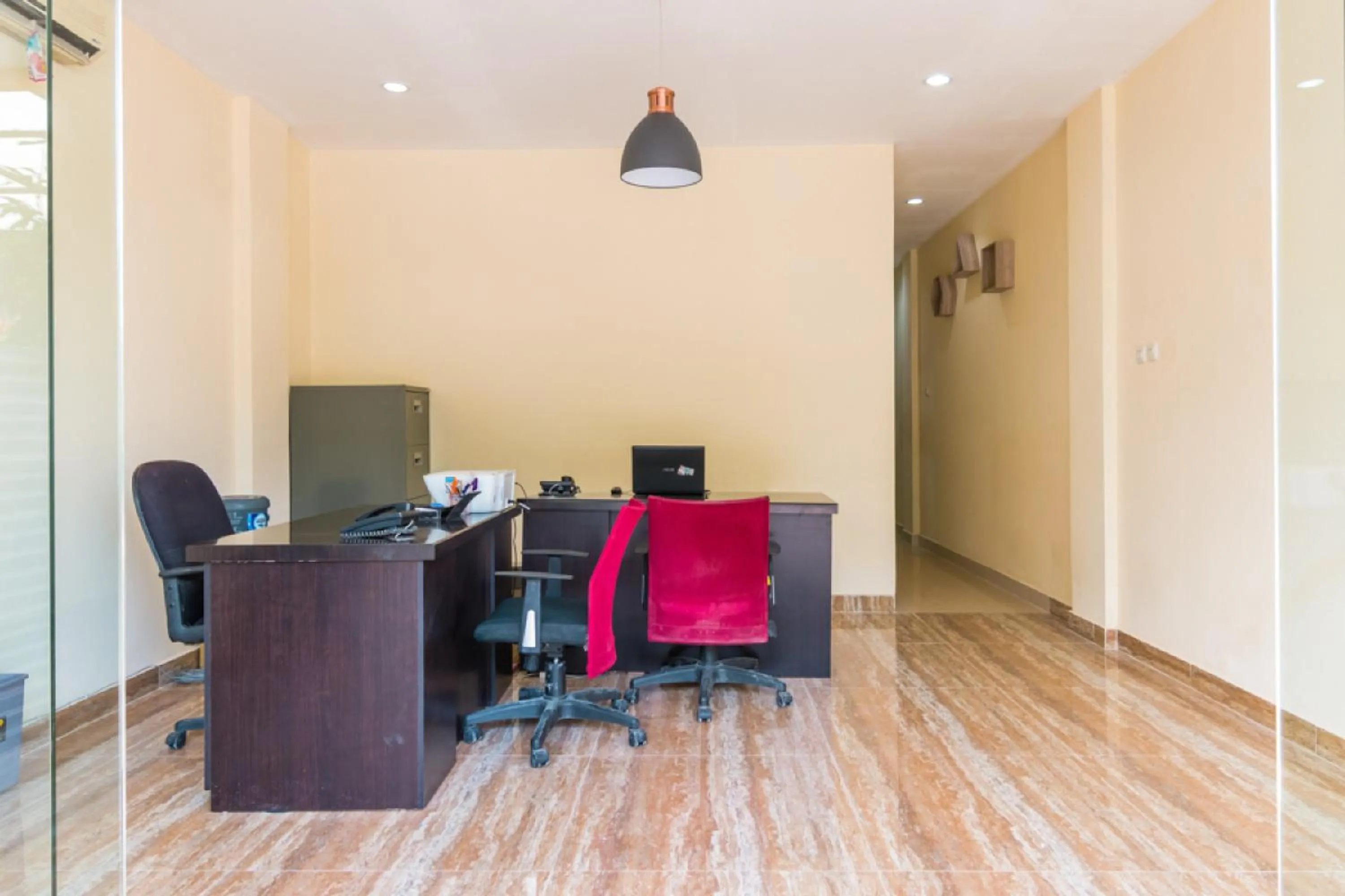 Breakfast in RedDoorz At Tebet Barat 2