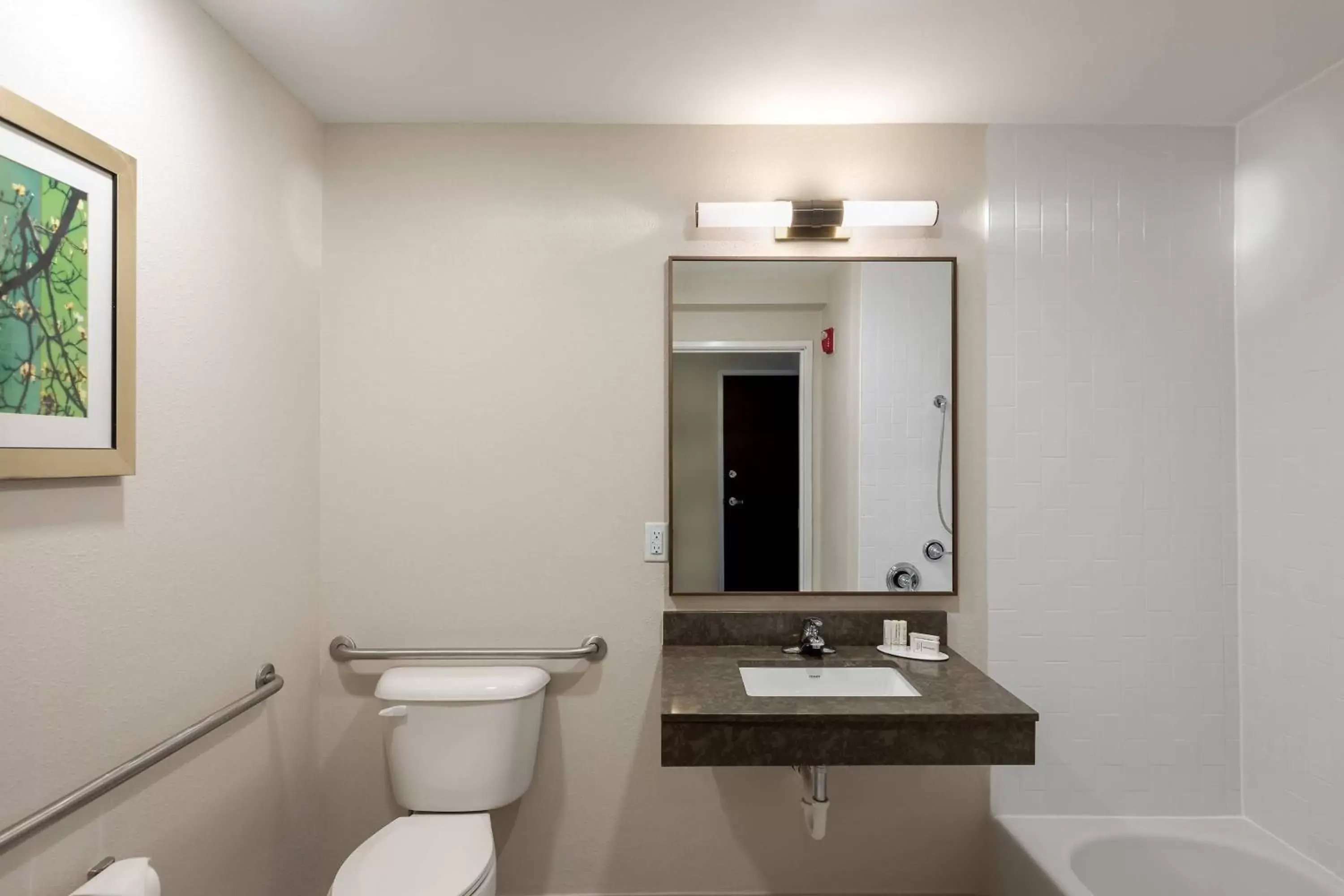 Bathroom in Fairfield Inn & Suites Savannah Airport