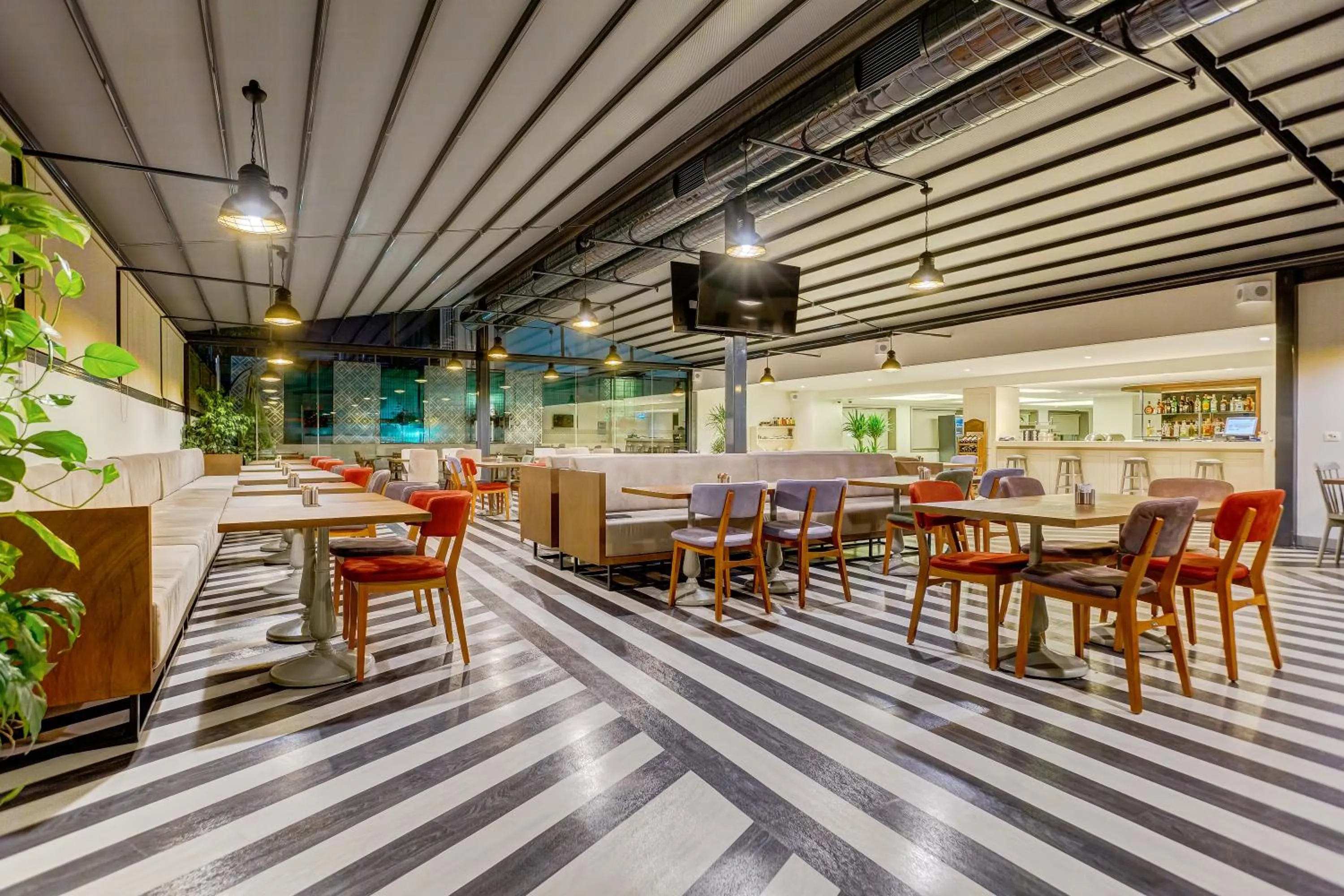 Restaurant/places to eat in Plus Hotel Bostanci Atasehir