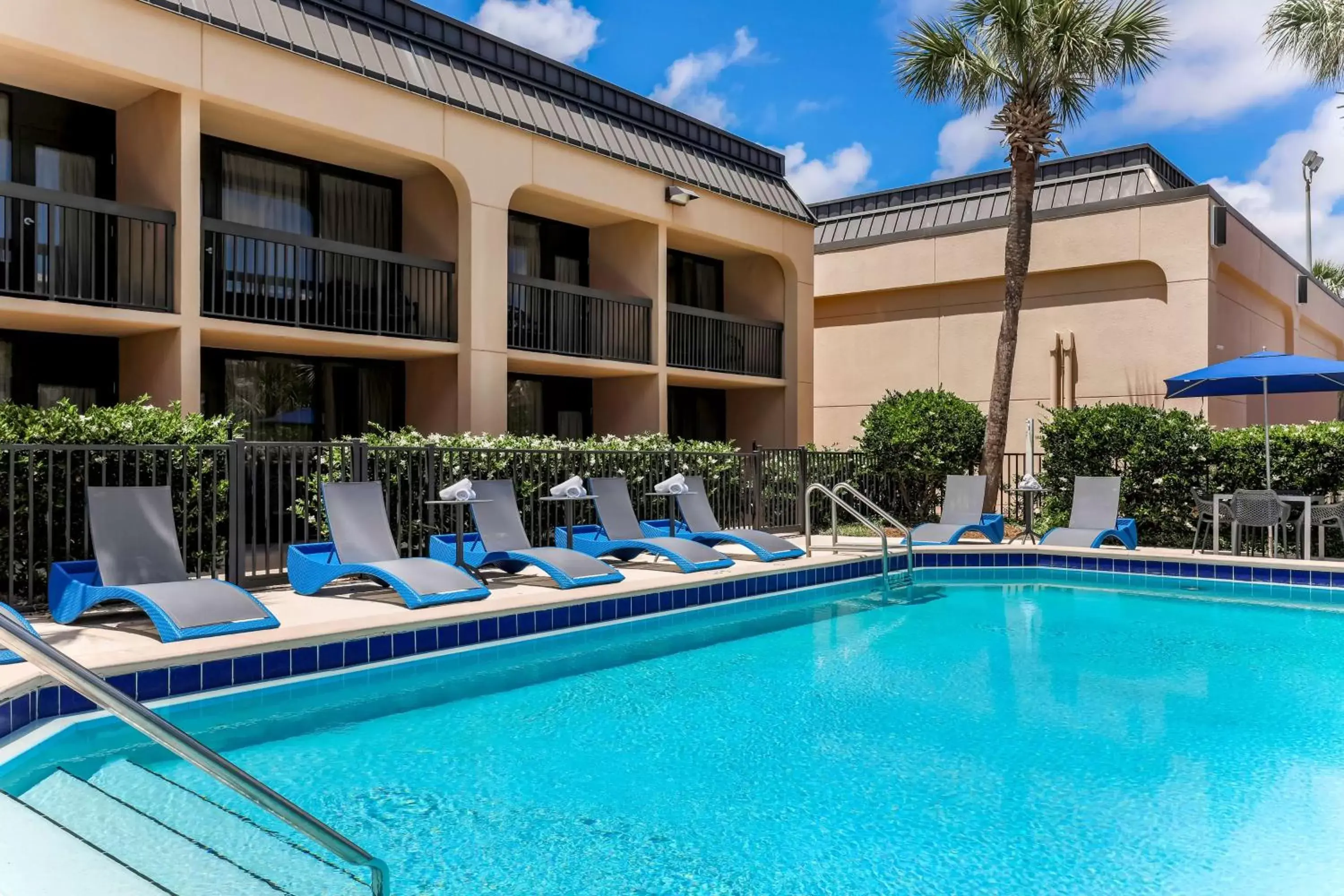 Pool view, Property Building in Hampton Inn Fort Walton Beach