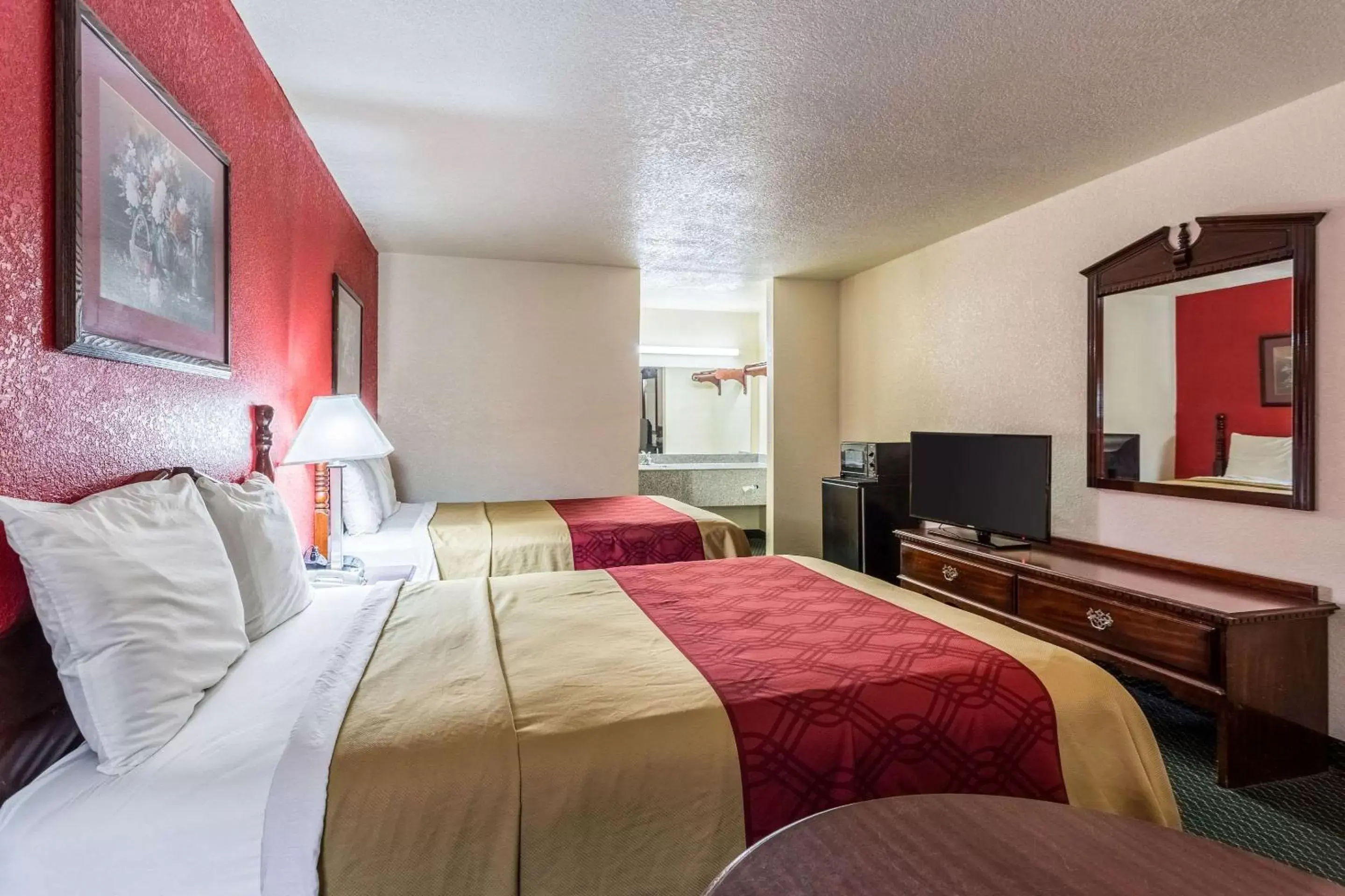 Double Room with Two Double Beds - Smoking in Econo Lodge & Suites Brinkley