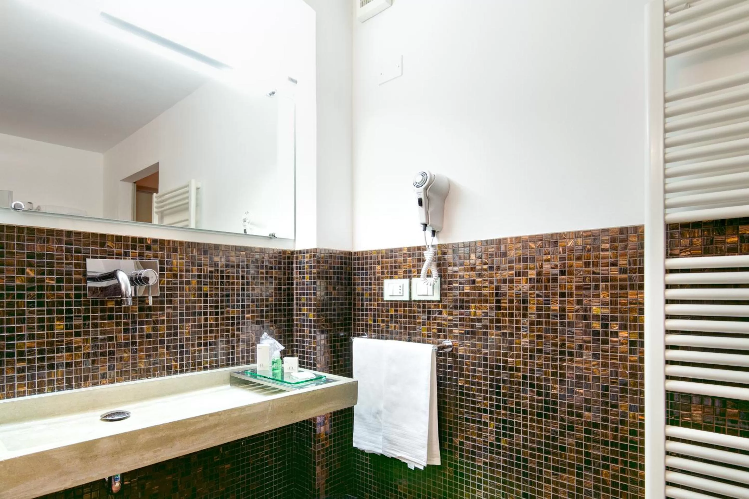 Shower in Il Convento Dei Fiori Di Seta