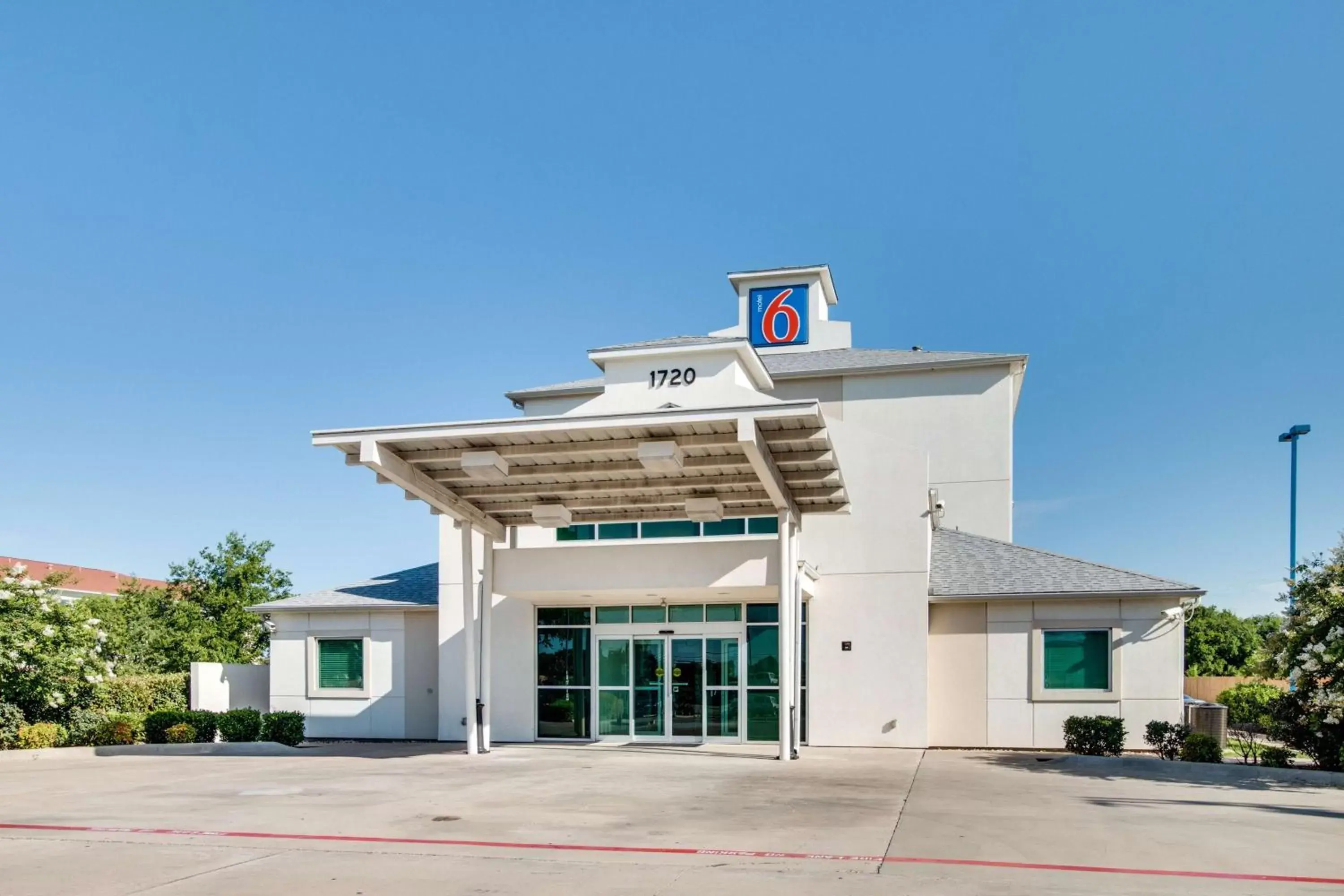 Property building in Motel 6-Cleburne, TX Property building in Motel 6-Cleburne, TX