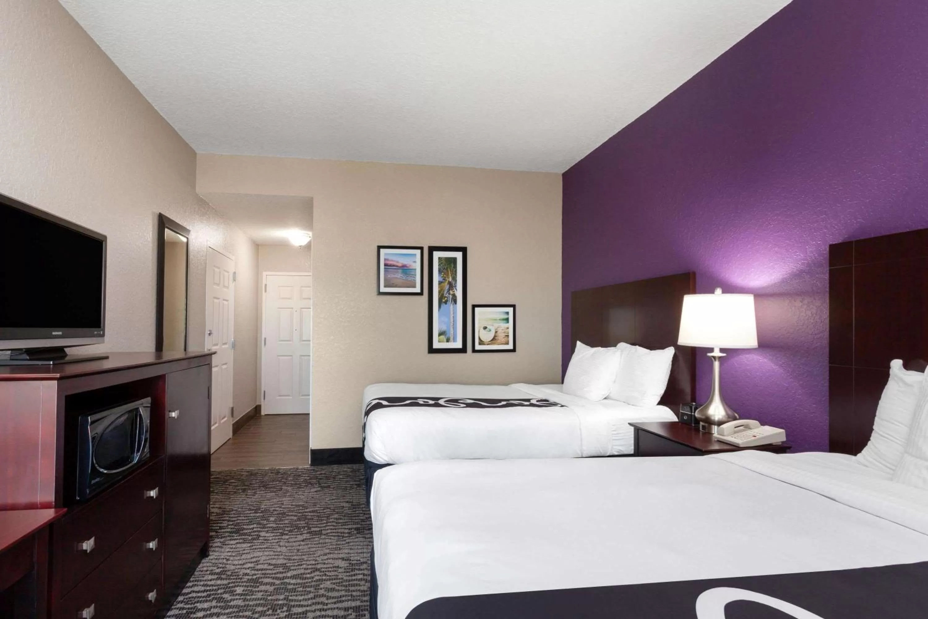 Photo of the whole room, Bed in La Quinta by Wyndham Port Orange / Daytona