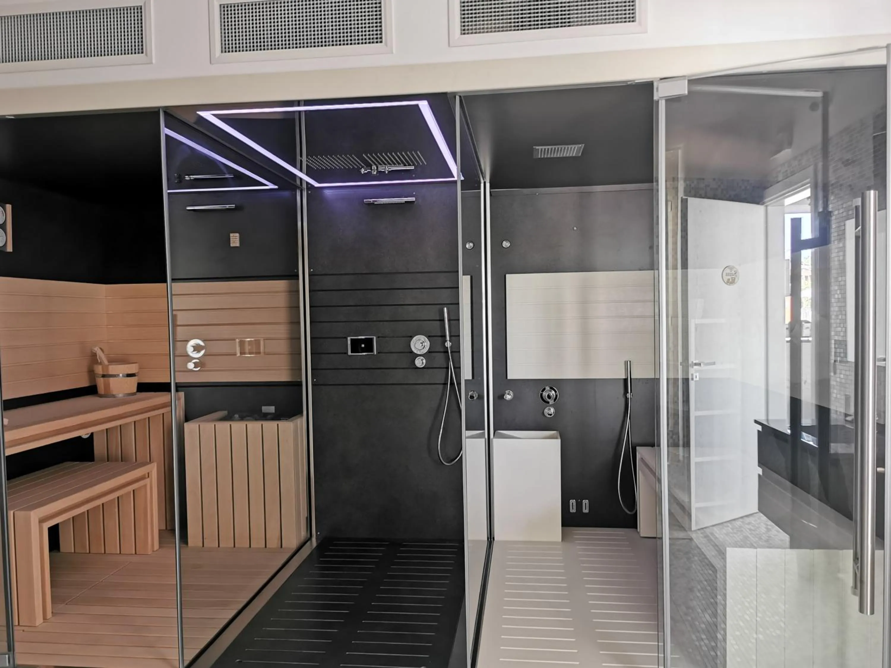 Sauna in Galìa Luxury Resort