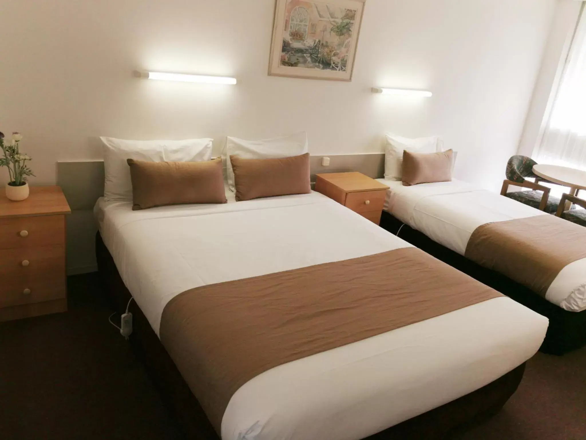 Seating area, Bed in Ballarat Eureka Lodge Motel