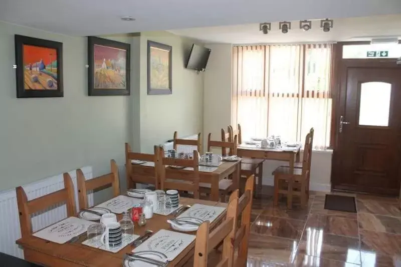 Restaurant/Places to Eat in Riverside Guest House