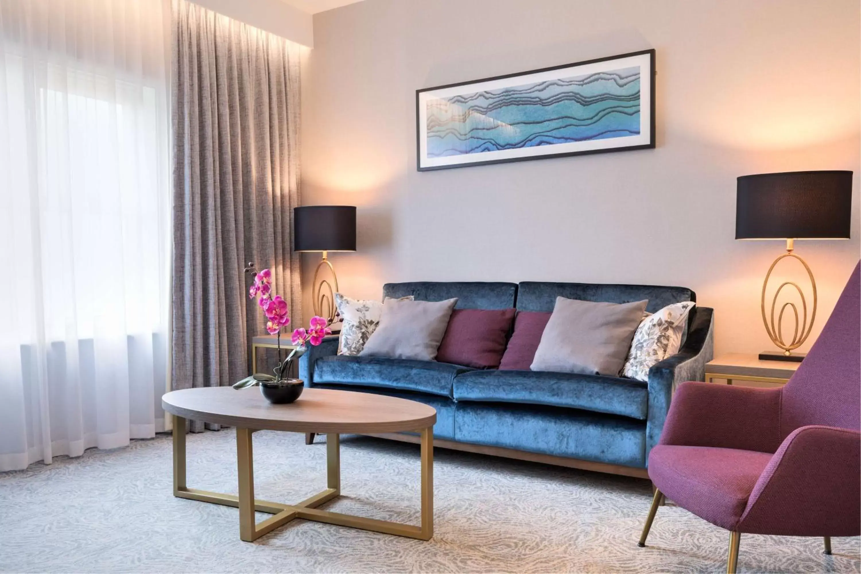 Living room, Seating Area in DoubleTree by Hilton London Angel Kings Cross