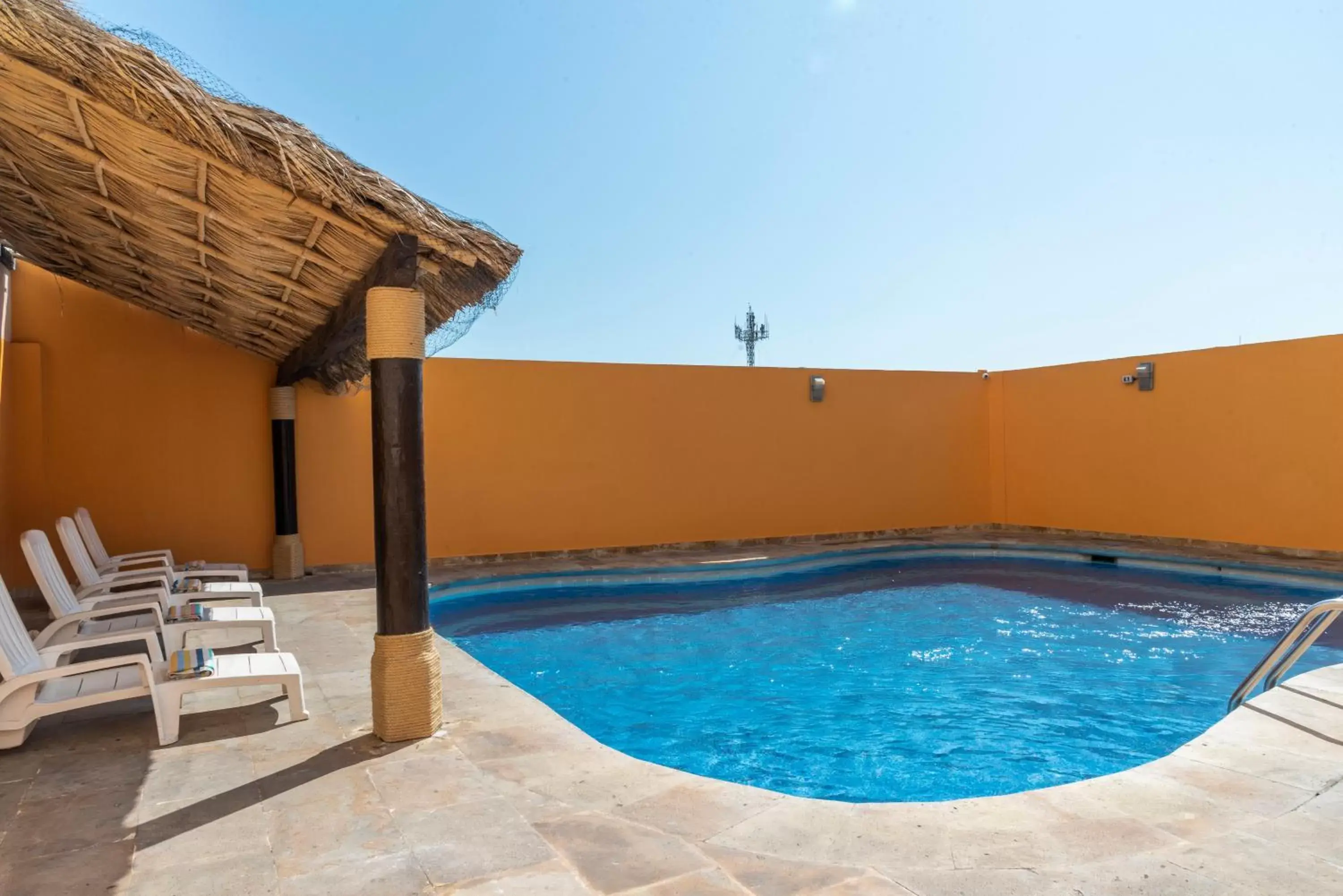 Swimming Pool in Hotel Gran Via - Centro