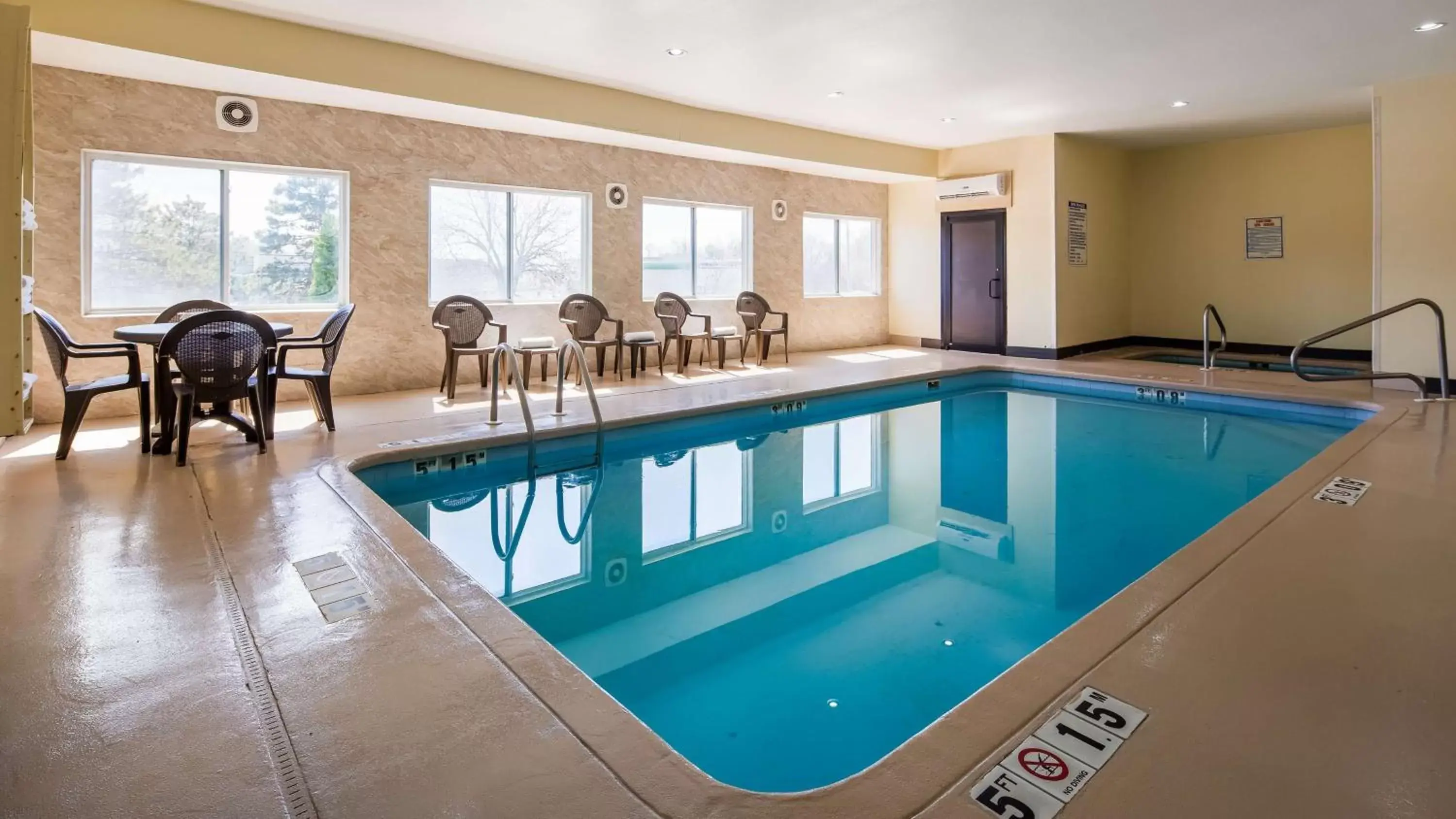 Pool view, Swimming Pool in SureStay Plus Hotel by Best Western Blue Springs