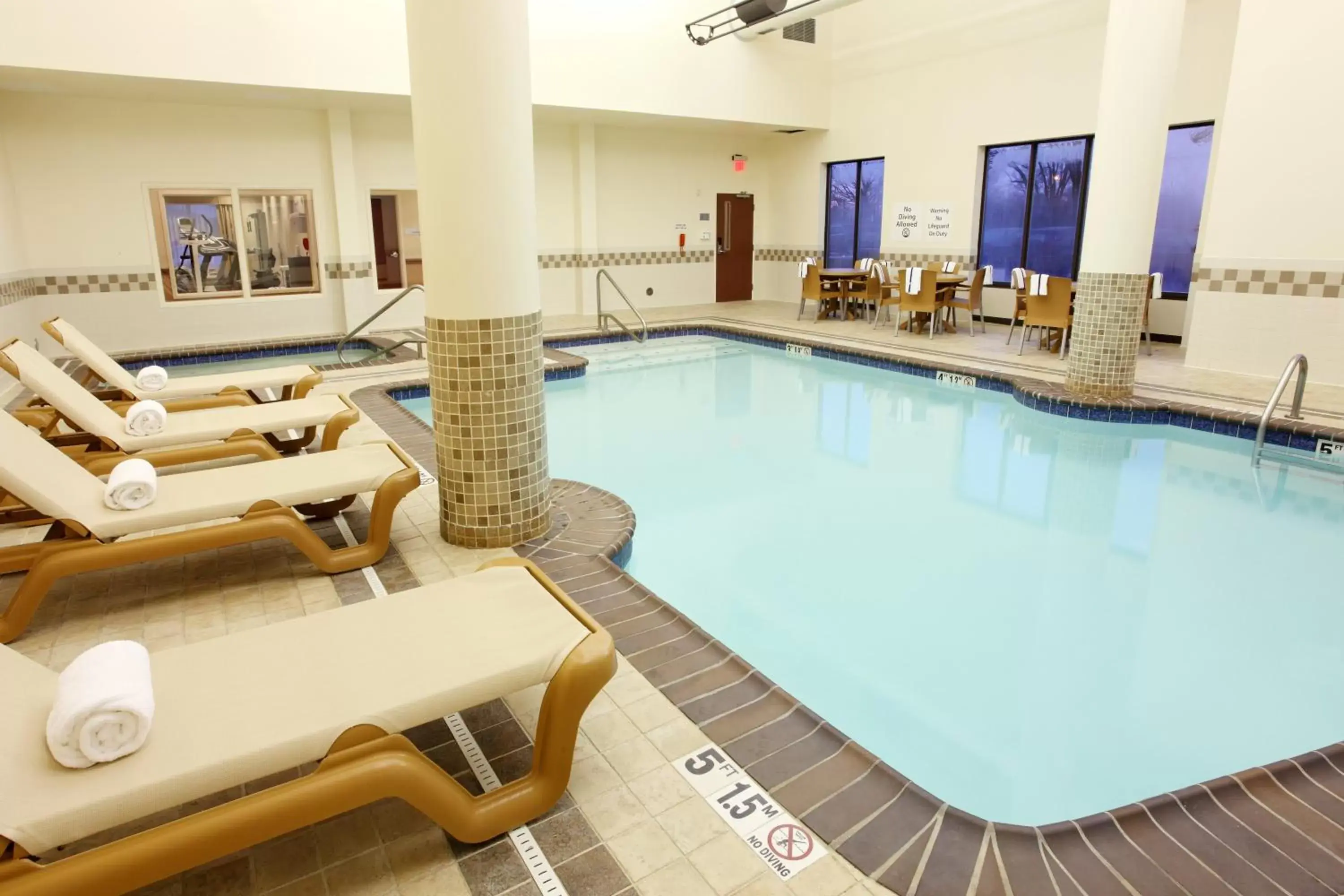 Swimming Pool in Holiday Inn Express Hotel & Suites Ohio State University- OSU Medical Center, an IHG Hotel