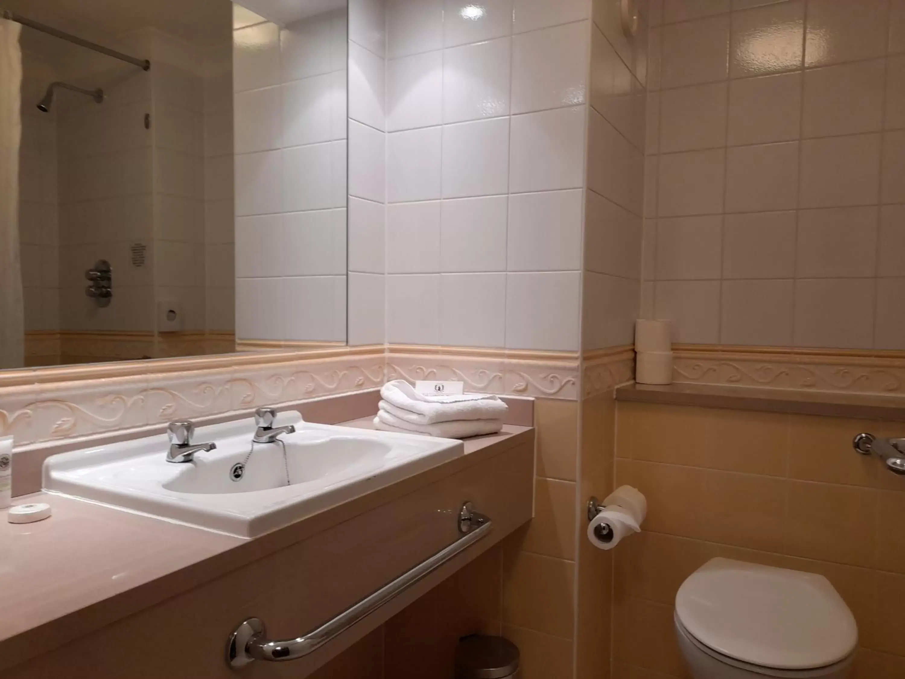 Executive Twin Room in Lismoyne Hotel Executive Twin Room in Lismoyne Hotel