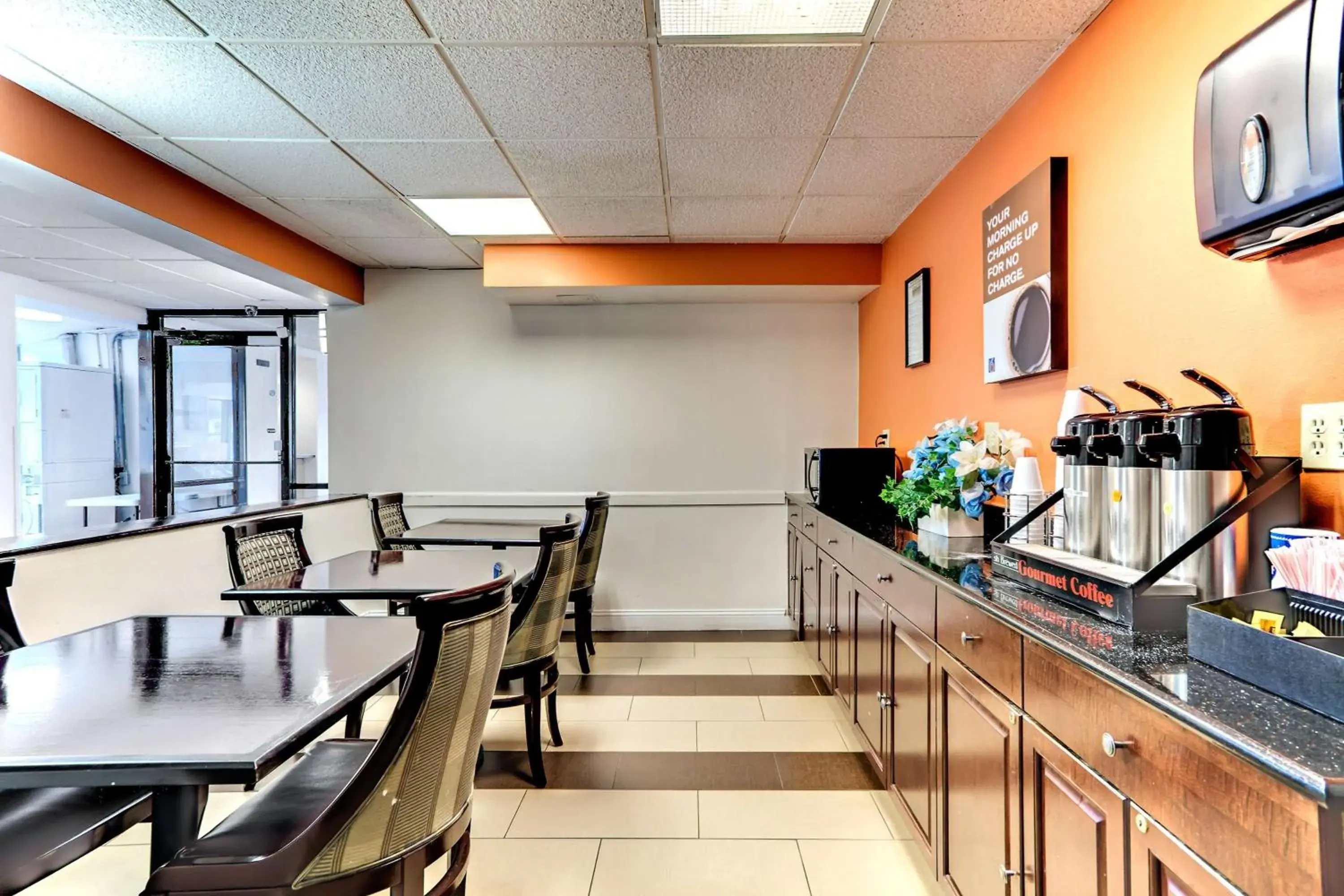 Coffee/tea facilities in Motel 6-Washington, DC