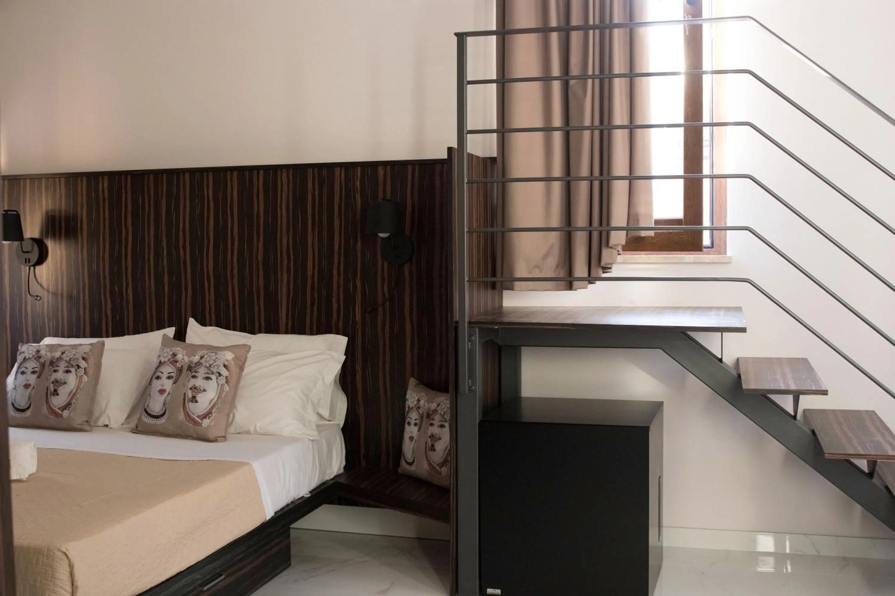 Bed in Albergo Milazzo Inn AiMori