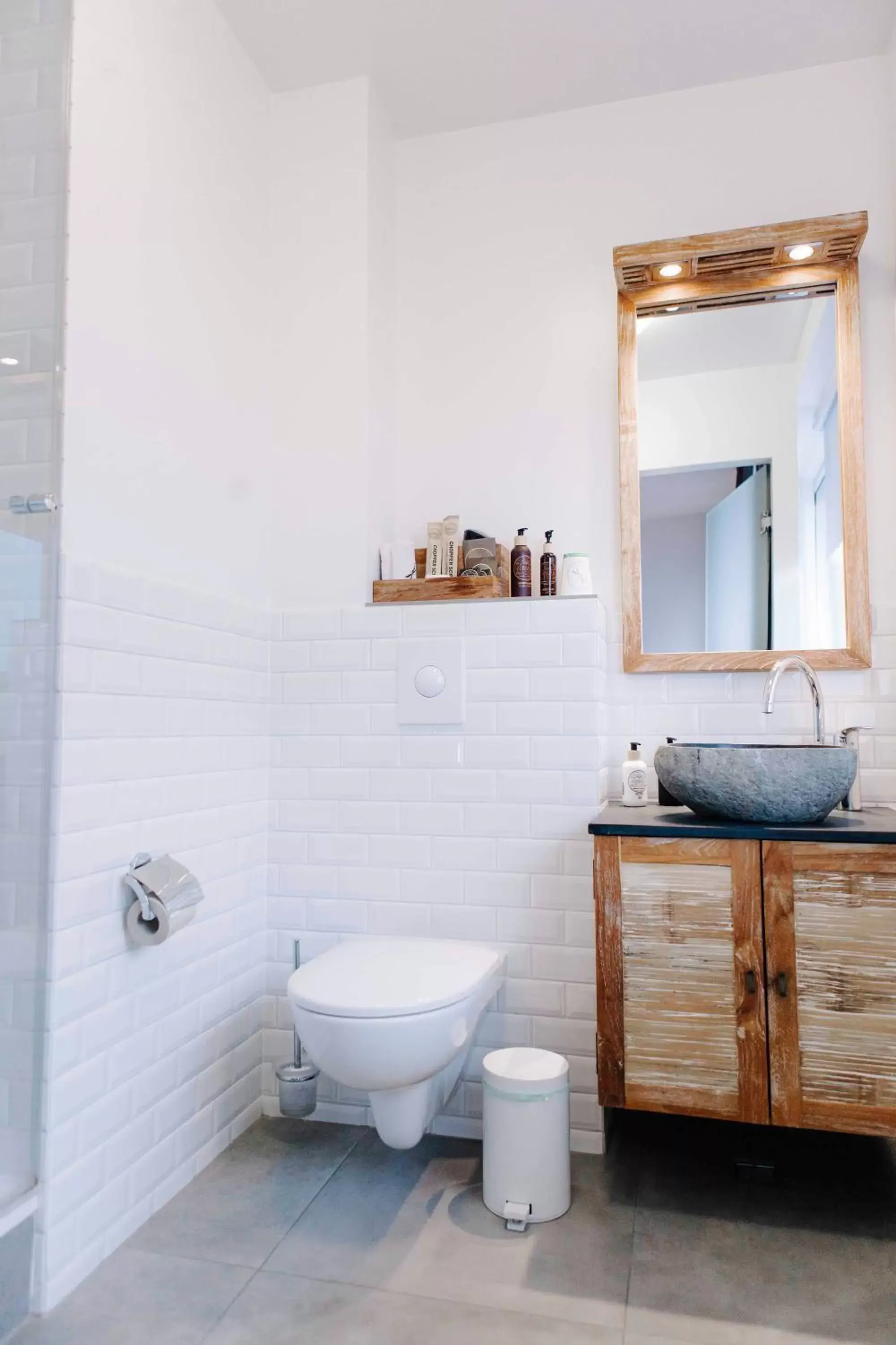 Bathroom in Eyja Guldsmeden Hotel