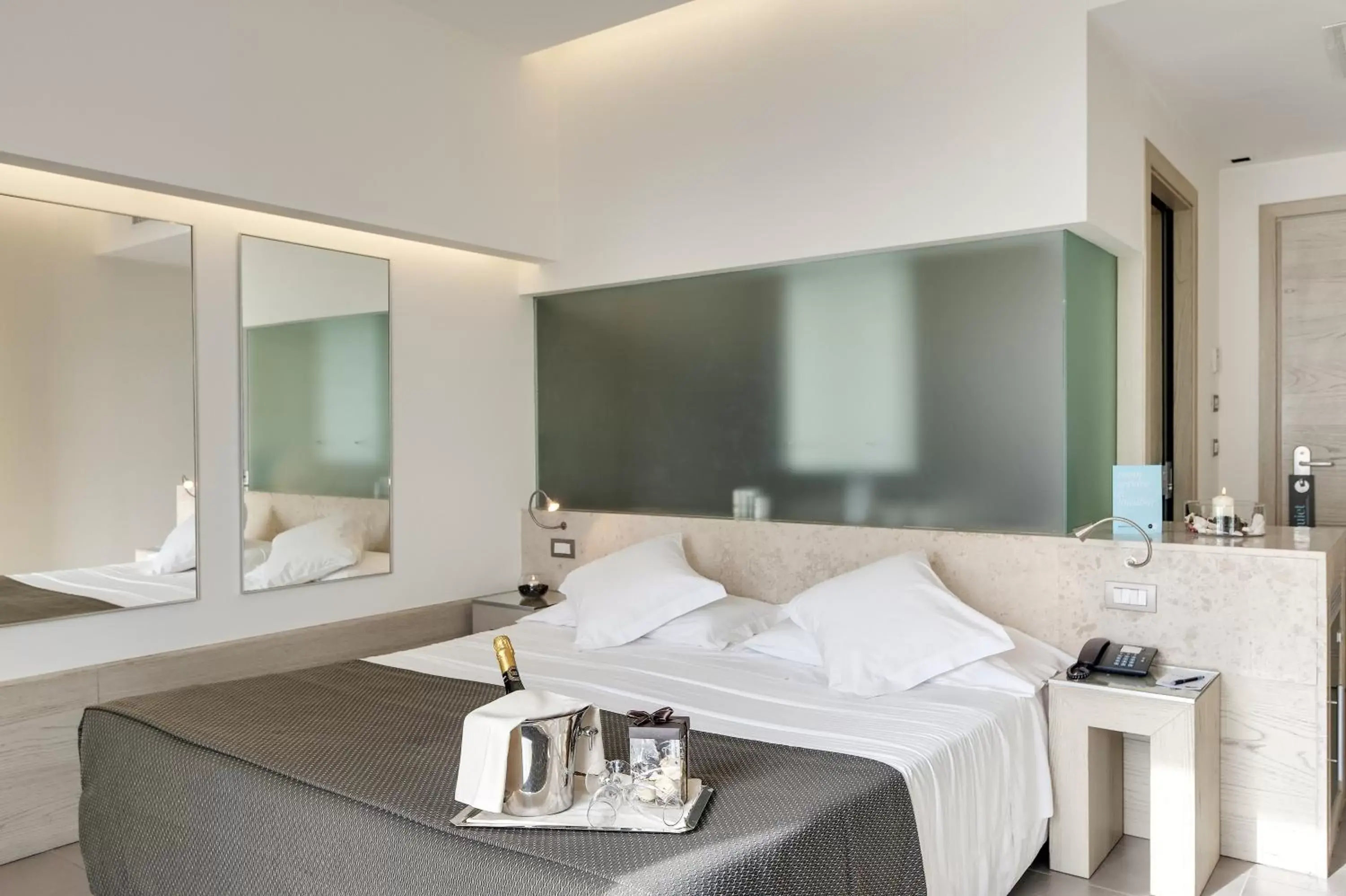 Photo of the whole room, Bed in Smy Aran Blu Roma Mare Photo of the whole room, Bed in Smy Aran Blu Roma Mare