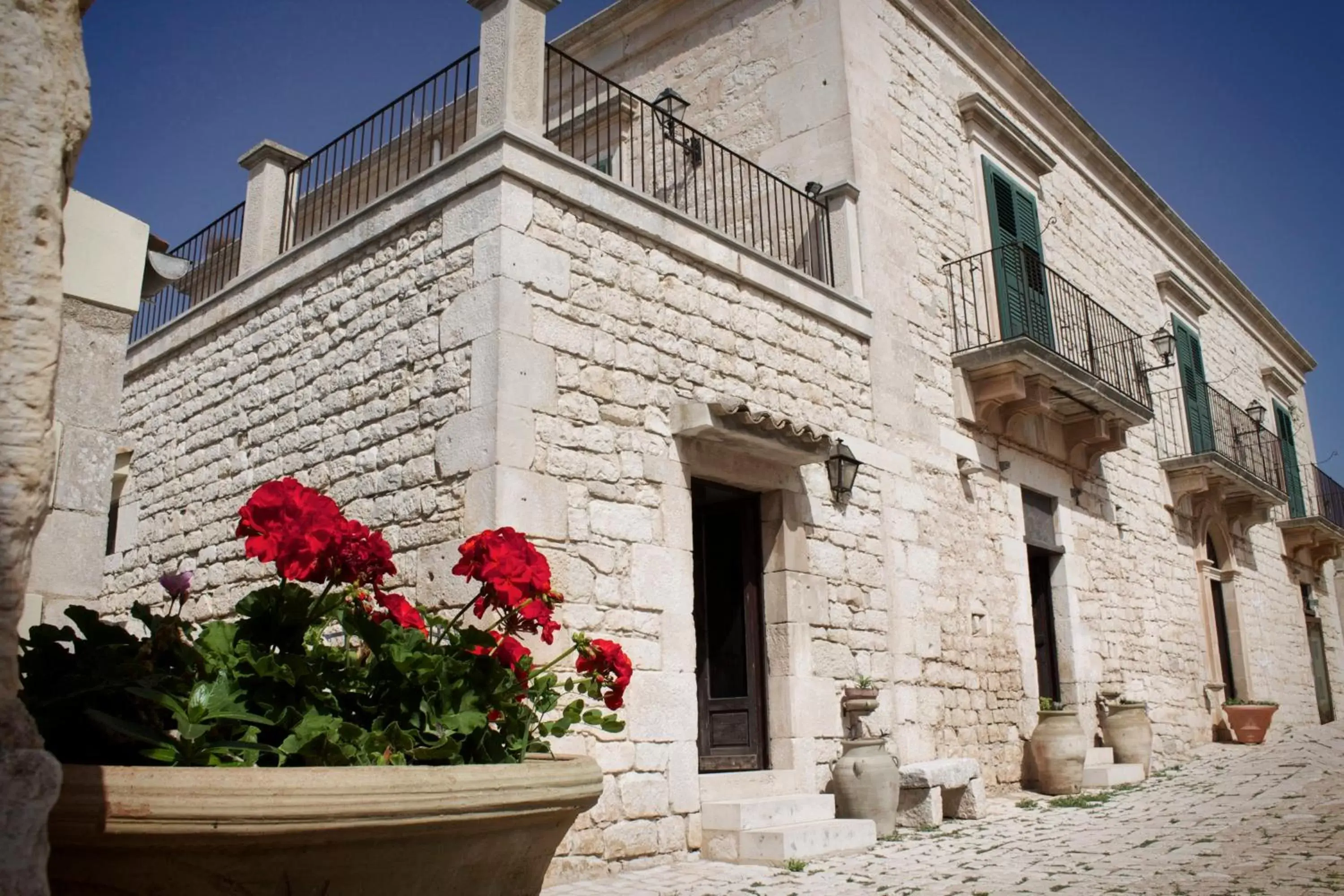 Facade/entrance, Property Building in Villa Teresa