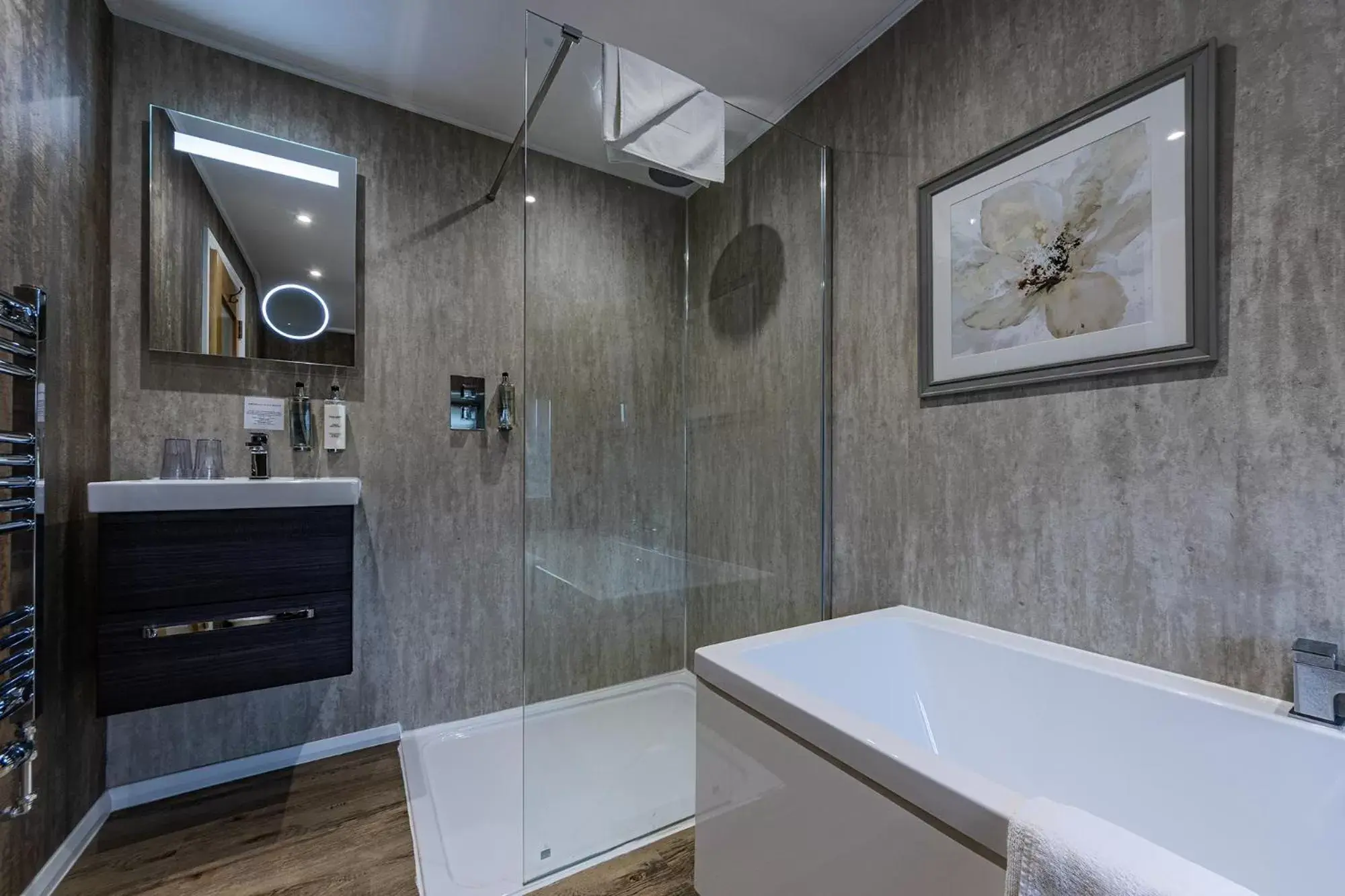 Shower, Bed in Crossways Shower, Bed in Crossways