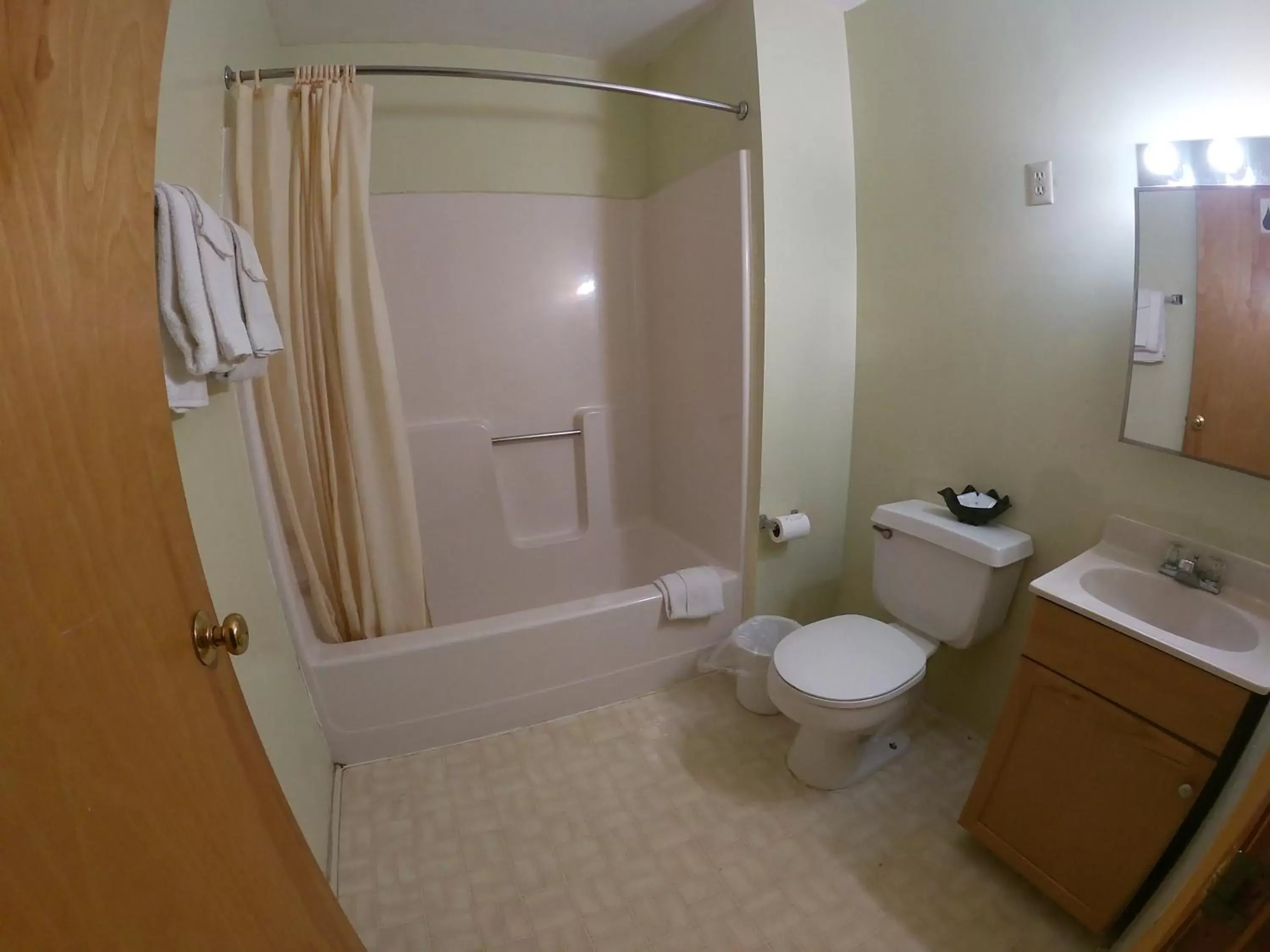 Shower, Bathroom in Budget Inn Clearfield PA