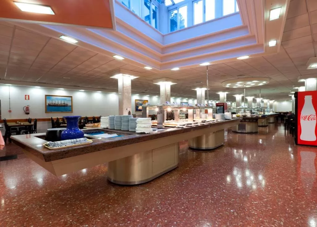 Restaurant/places to eat in Hotel Cabana