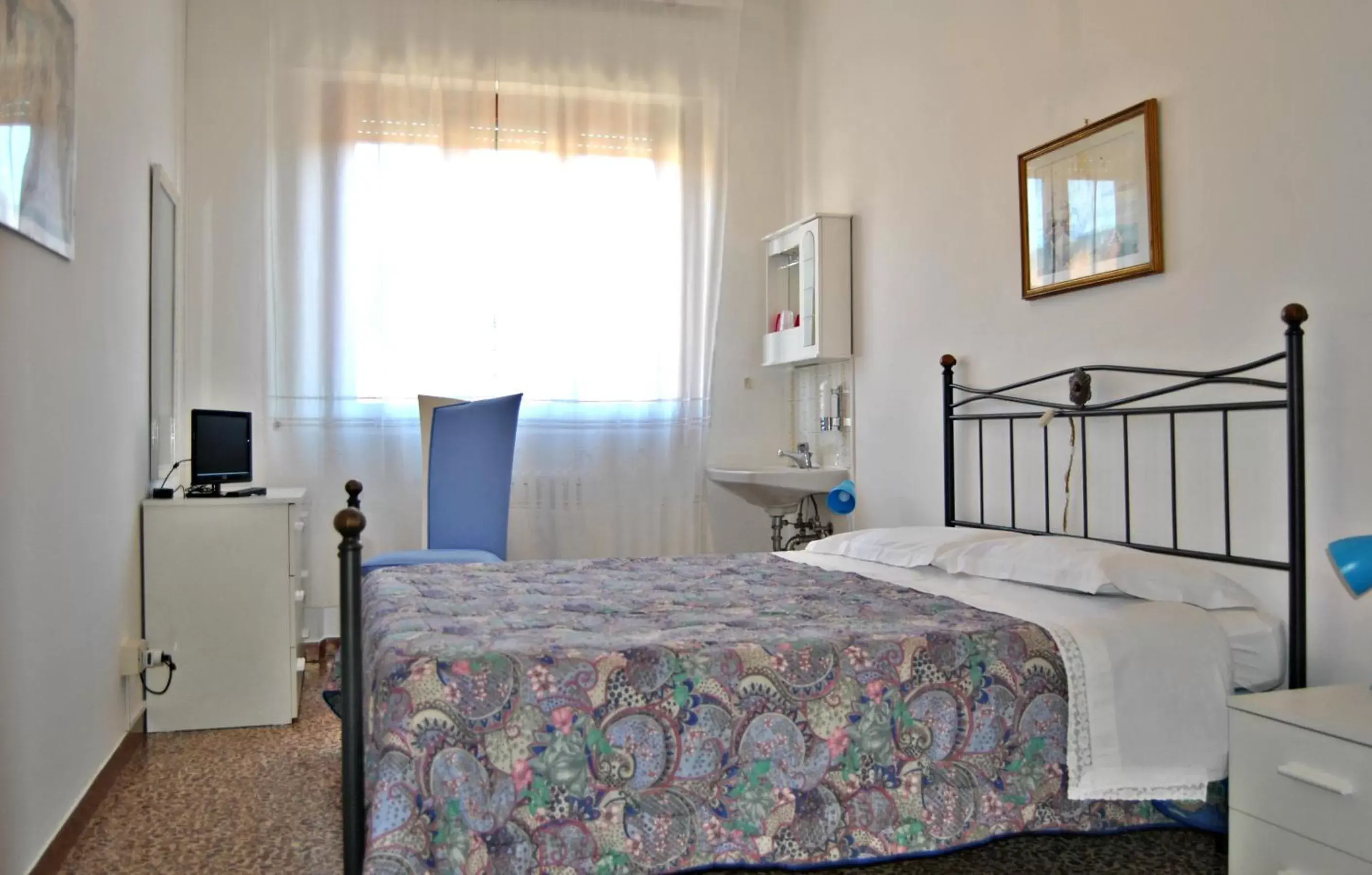 Bedroom, Bed in Hotel Chenno