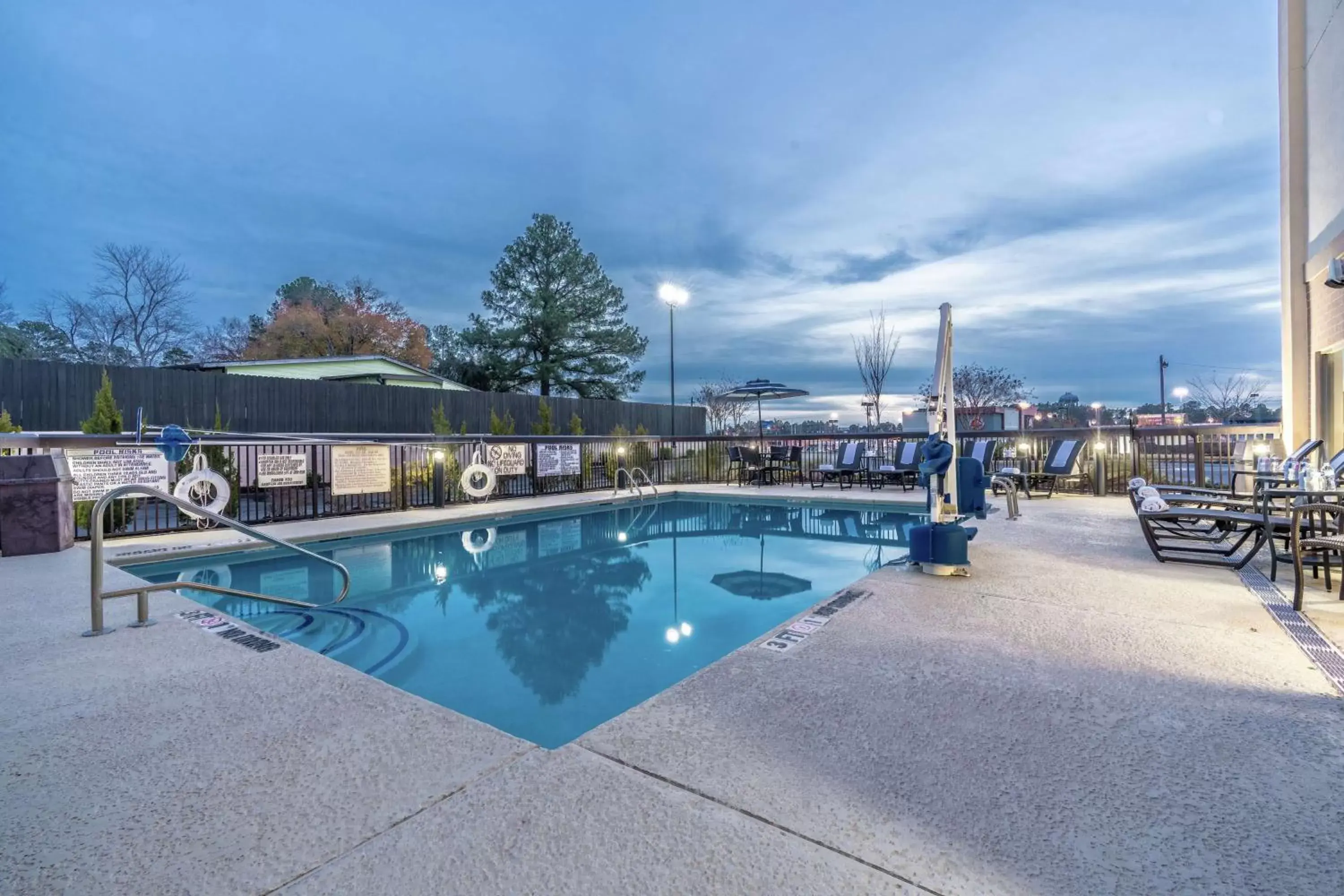 Pool view, Swimming Pool in Hampton Inn Milledgeville