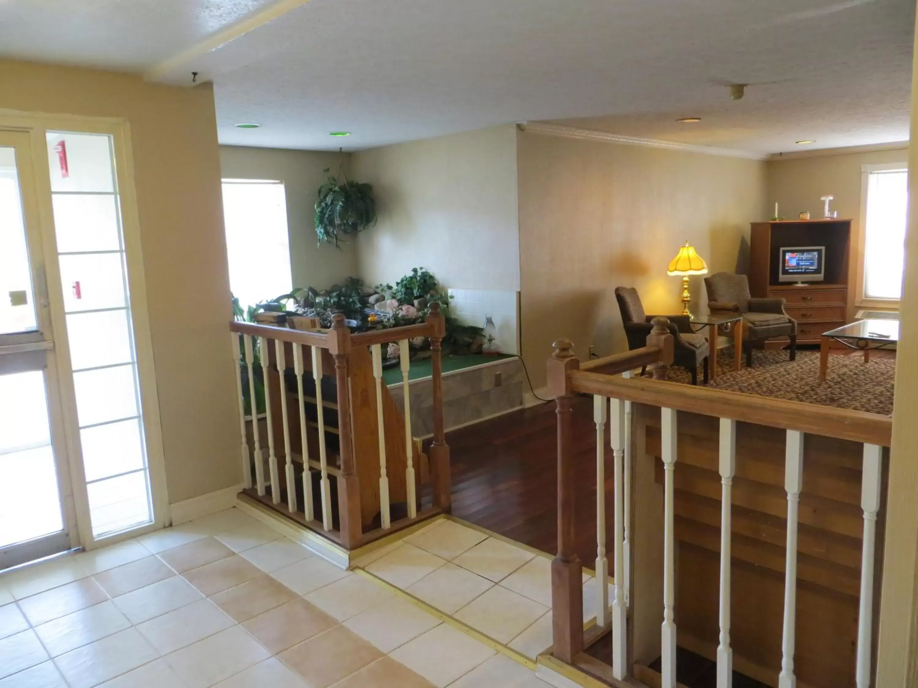 Lobby or reception, Kitchen/Kitchenette in Americourt Hotel and Suites - Elizabethton