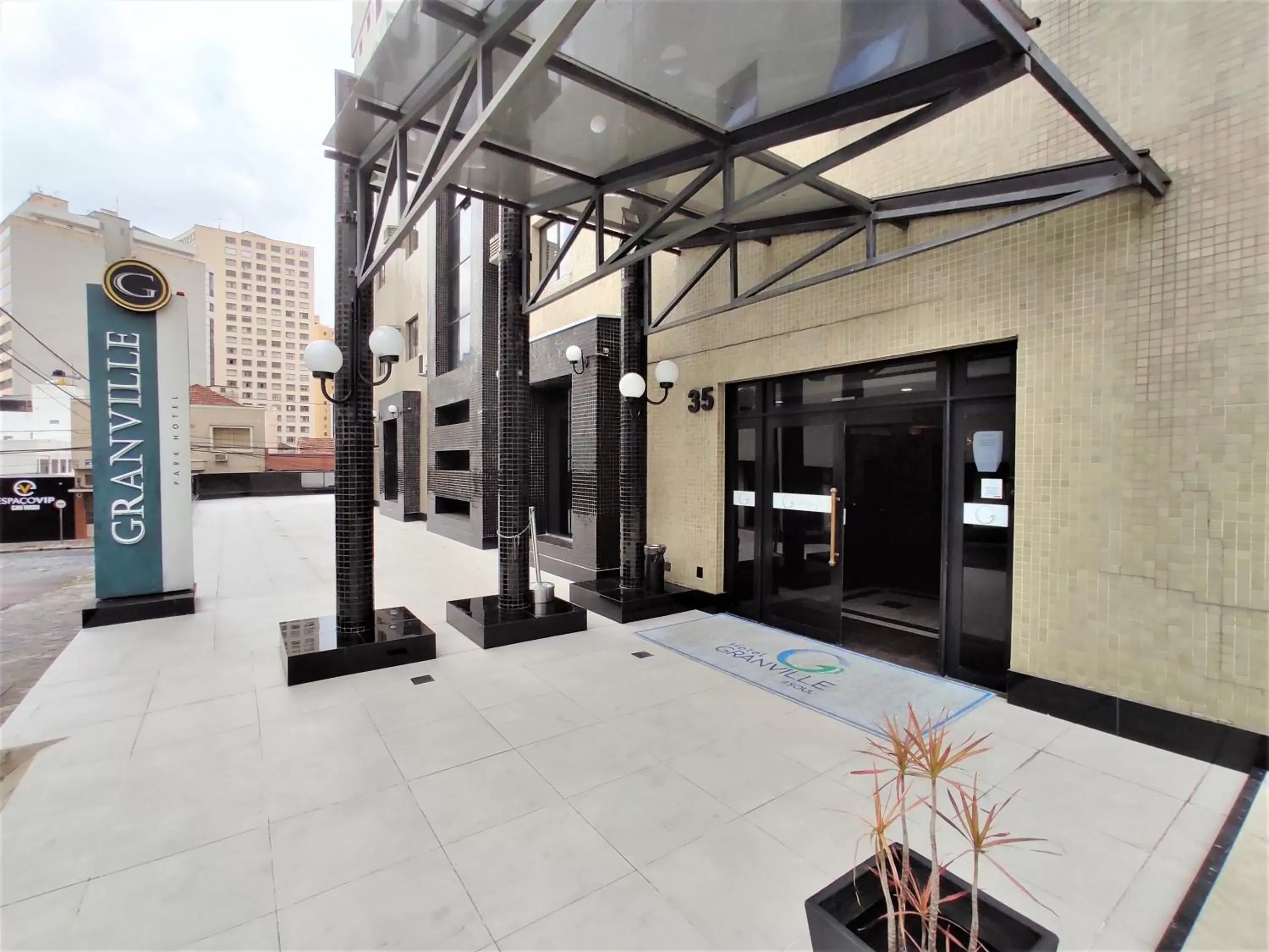 Facade/entrance in Granville Hotel Facade/entrance in Granville Hotel