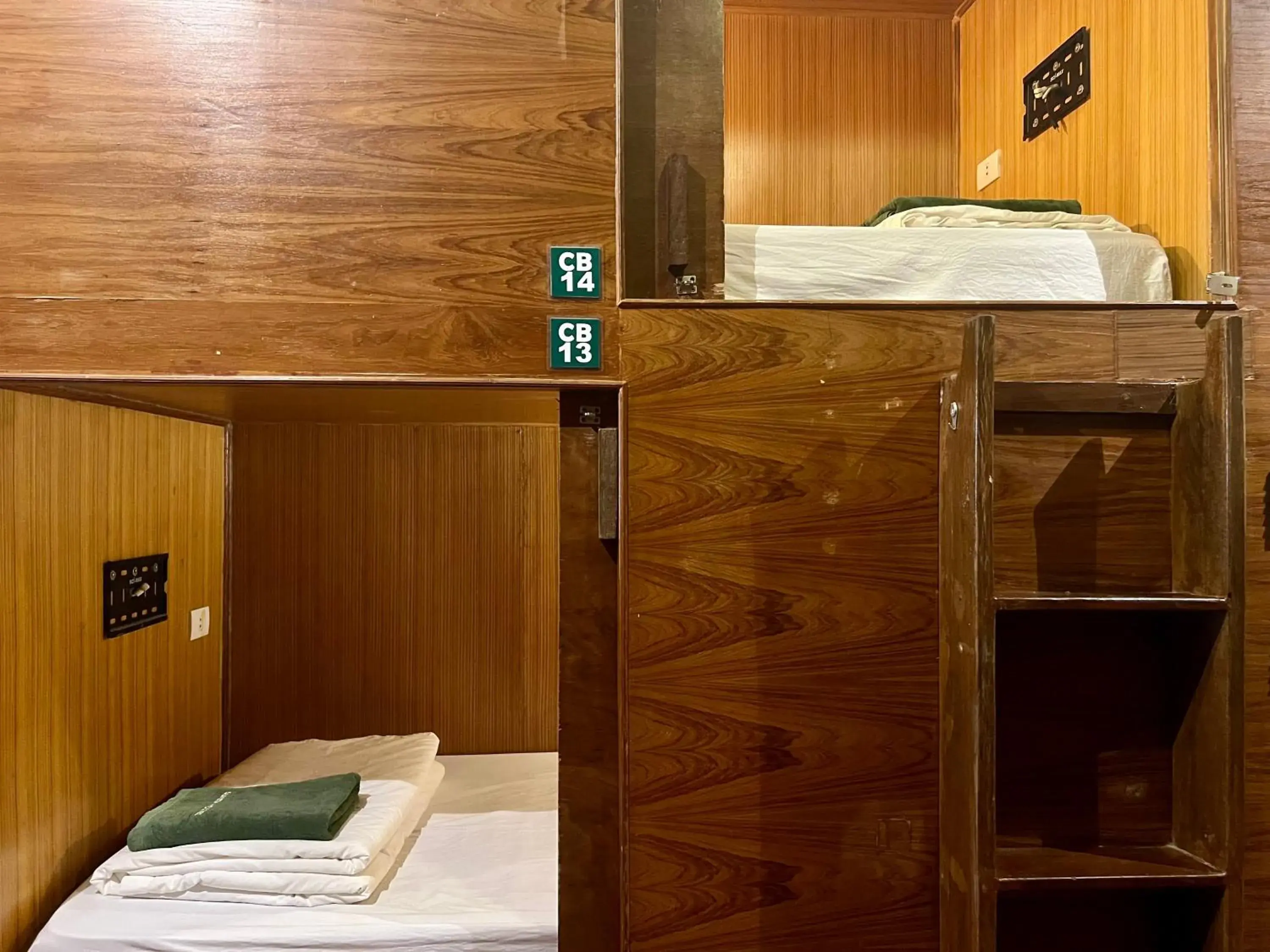 bunk bed, Bathroom in Suneta Hostel Khaosan