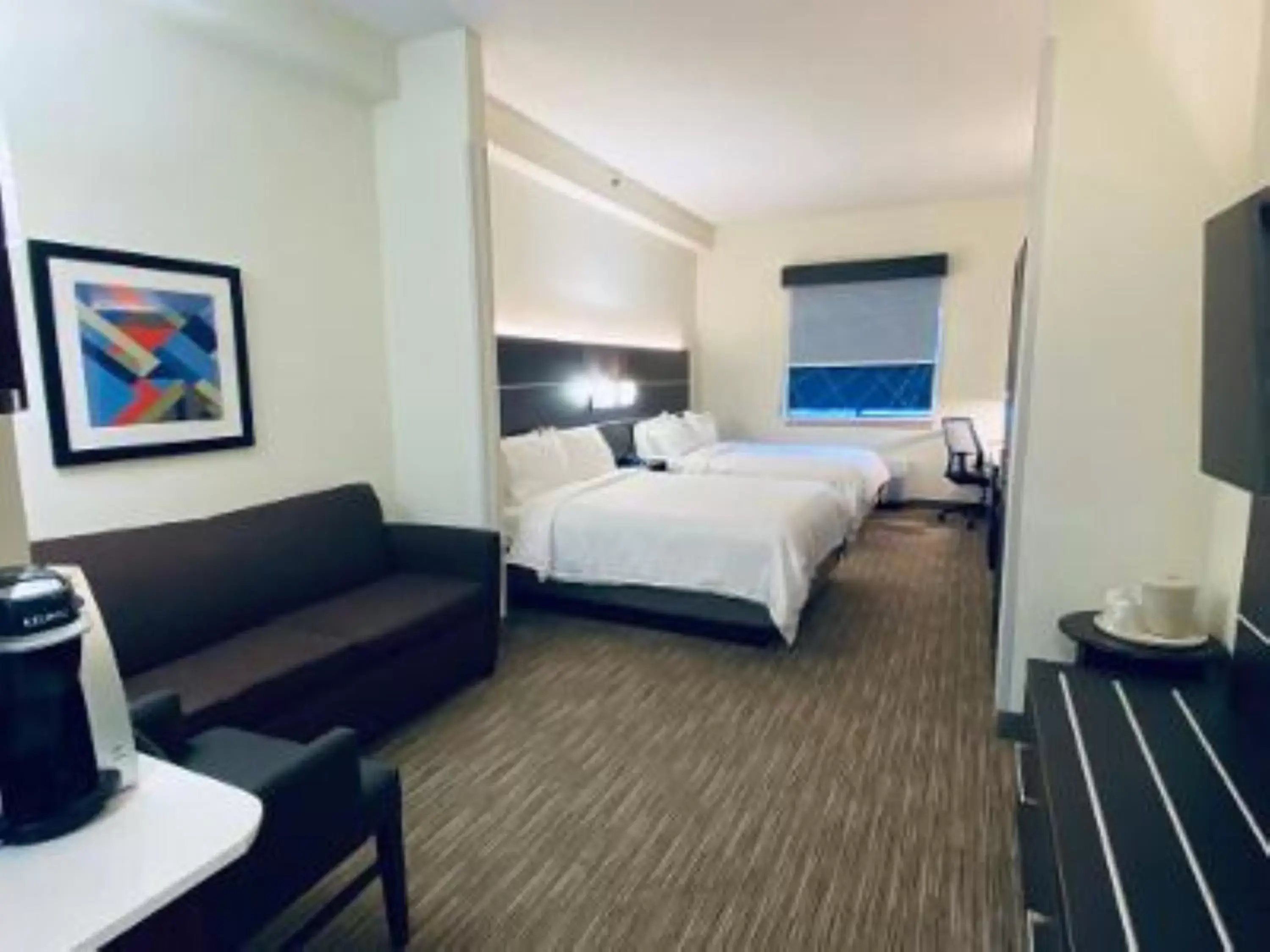 Photo of the whole room, Bed in Holiday Inn Express Hotel & Suites- Gadsden, an IHG Hotel