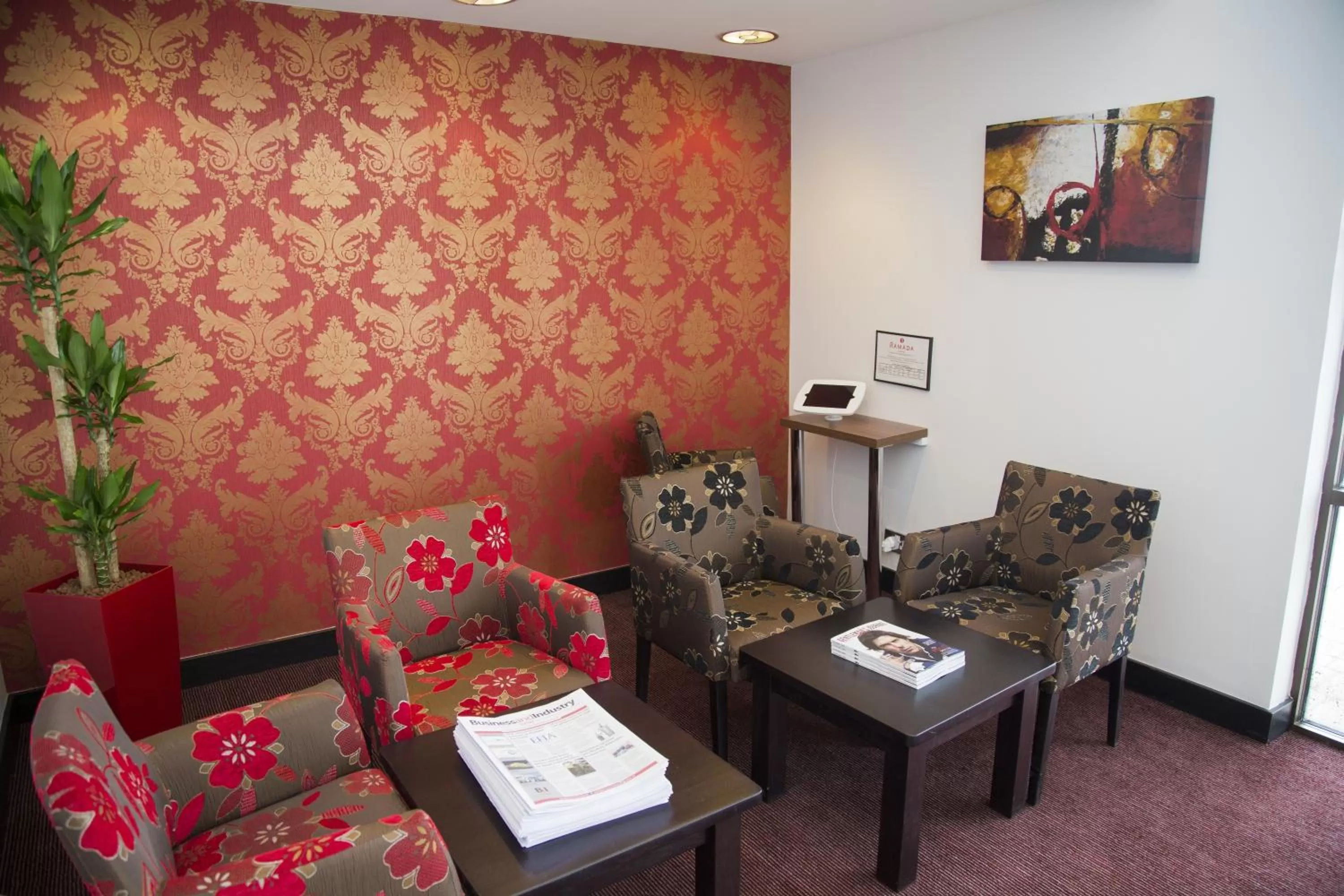 Lobby or reception in Ramada Cambridge