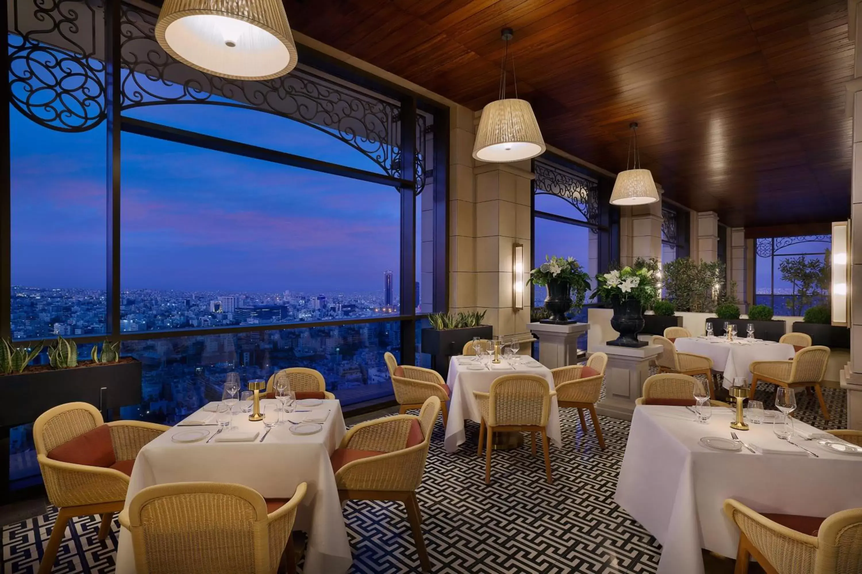 Lounge or bar, Restaurant/Places to Eat in The Ritz-Carlton, Amman