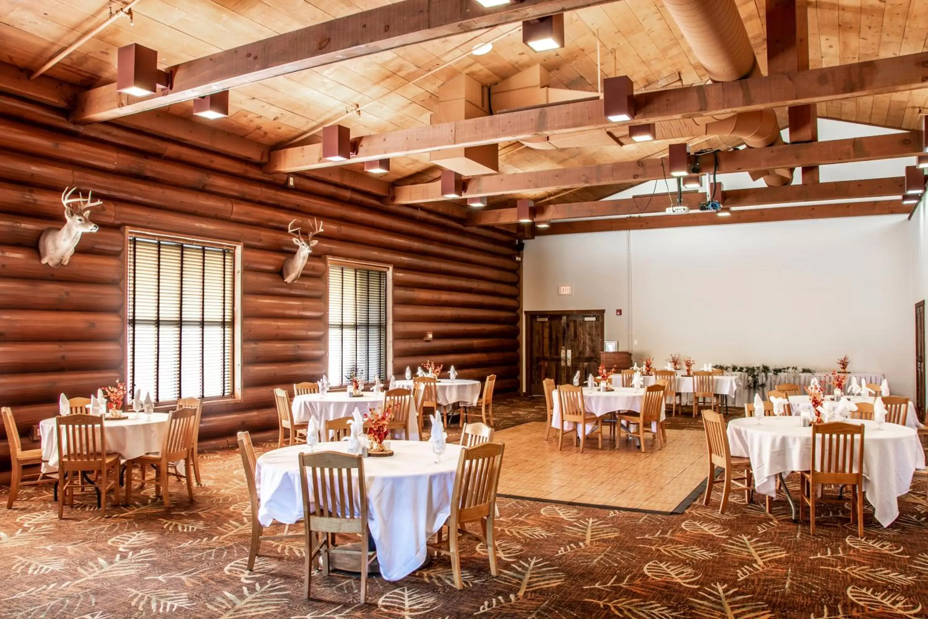 Banquet/Function facilities, Restaurant/Places to Eat in The Waters of Minocqua