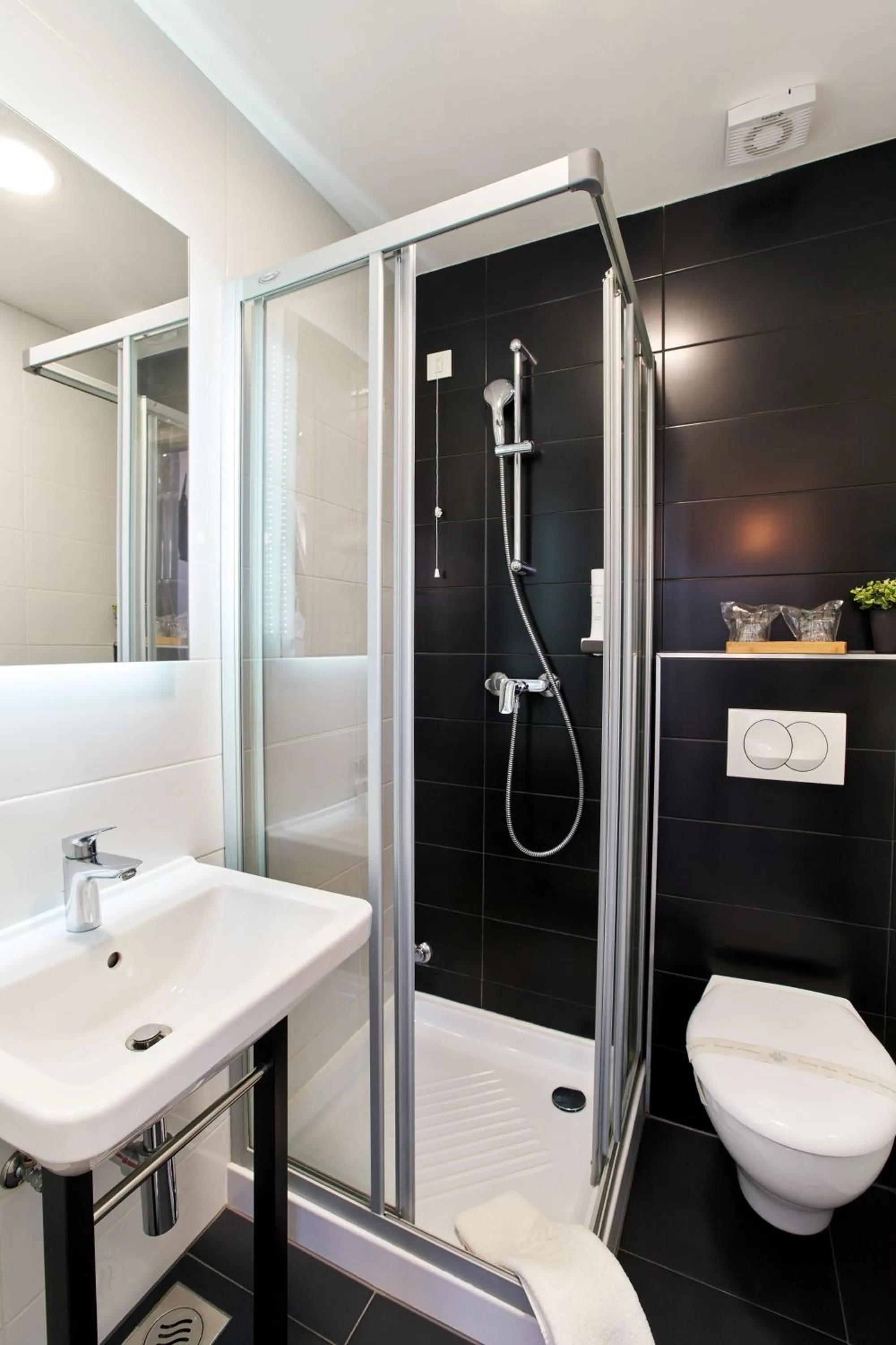 Shower in Art Hotel Like