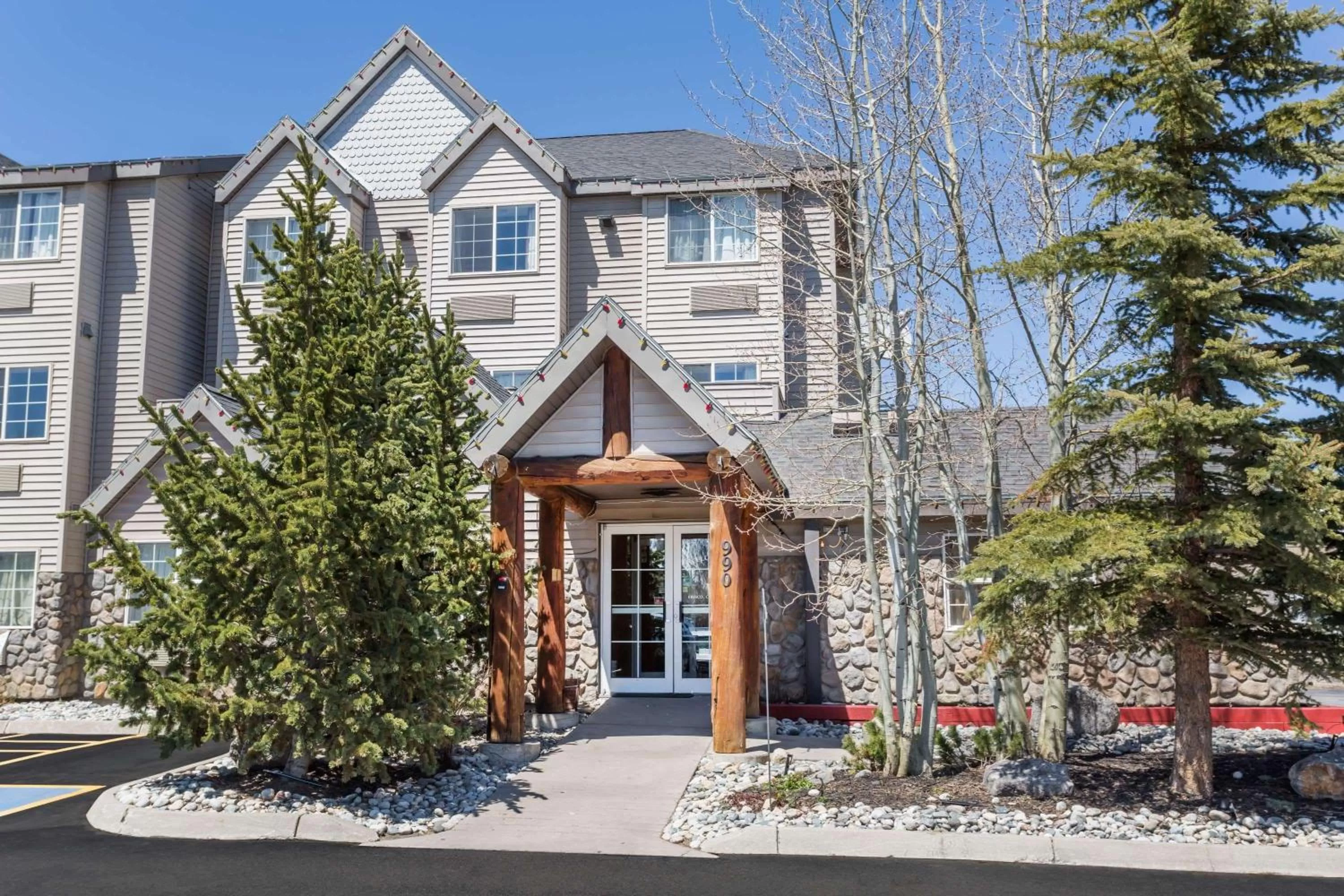 Property building in Ramada by Wyndham Frisco