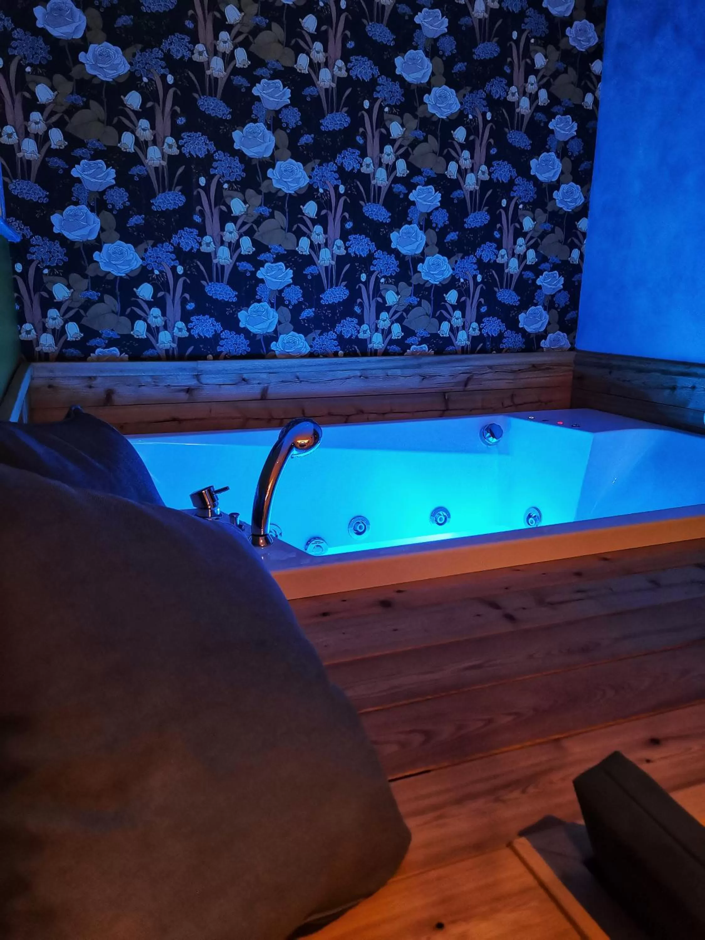 Hot Tub in Drì bed & breakfast