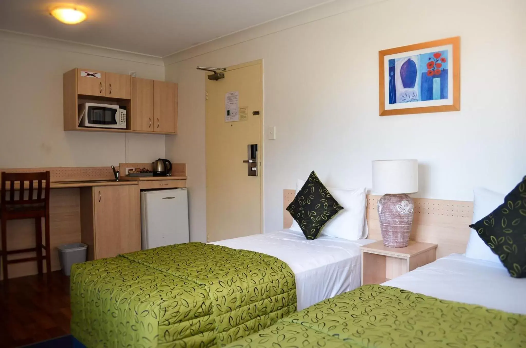 Bedroom, Bed in Airport Motel Brisbane